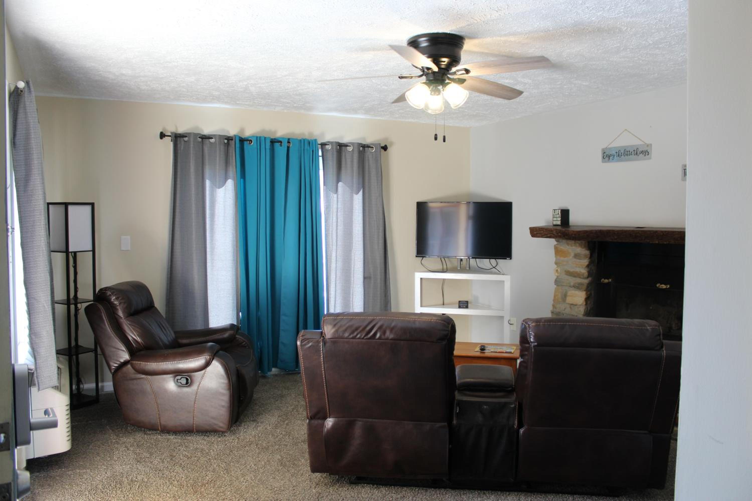 King Suite with Patio and Mountain View