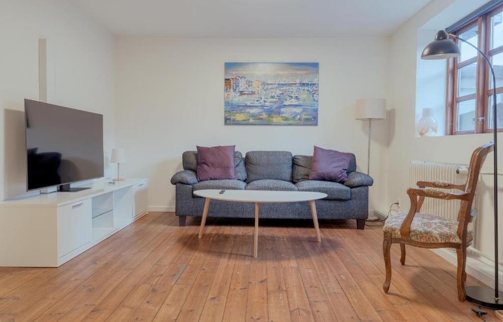Three-Bedroom Apartment photo 1
