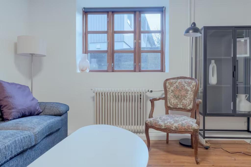 Three-Bedroom Apartment photo 2
