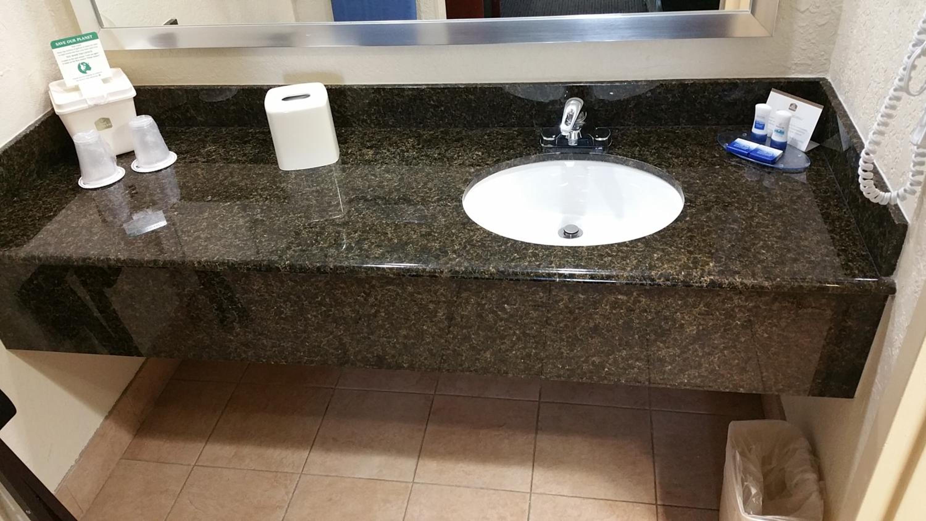 King Room - Mobility Access/Non-Smoking photo 3