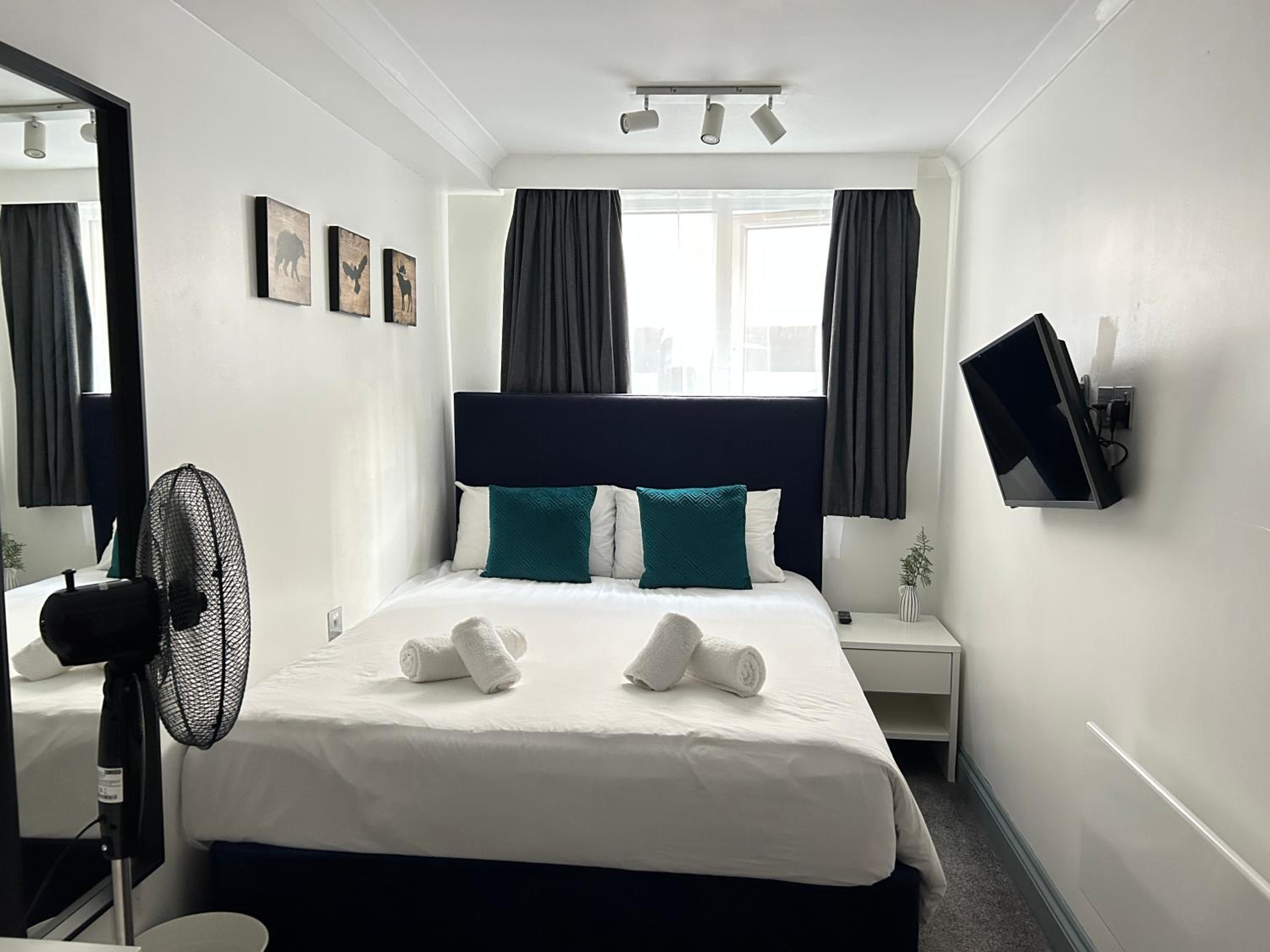 Double Room With Private Bathroom