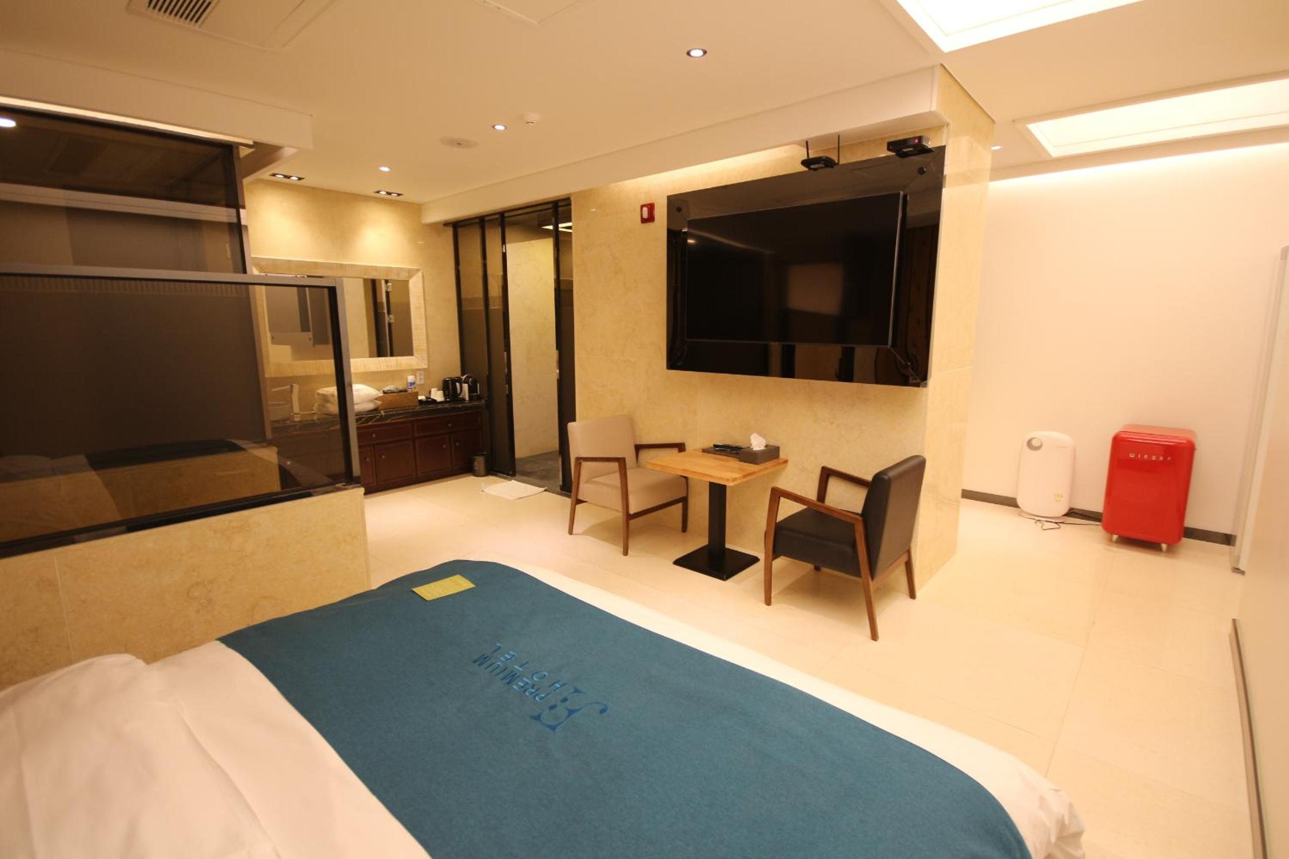 Deluxe Room - Photo 18