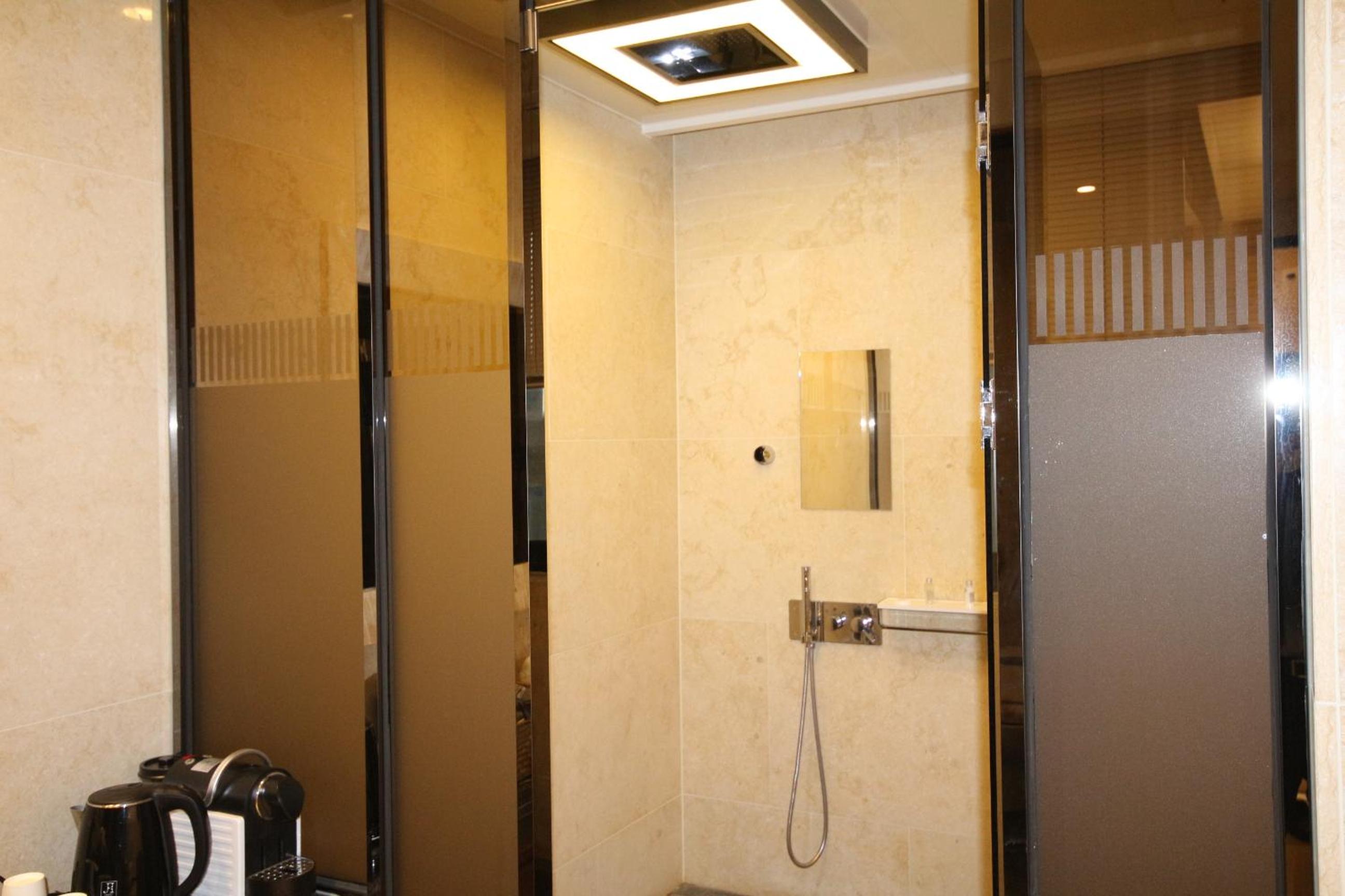 Deluxe Room - Photo 26