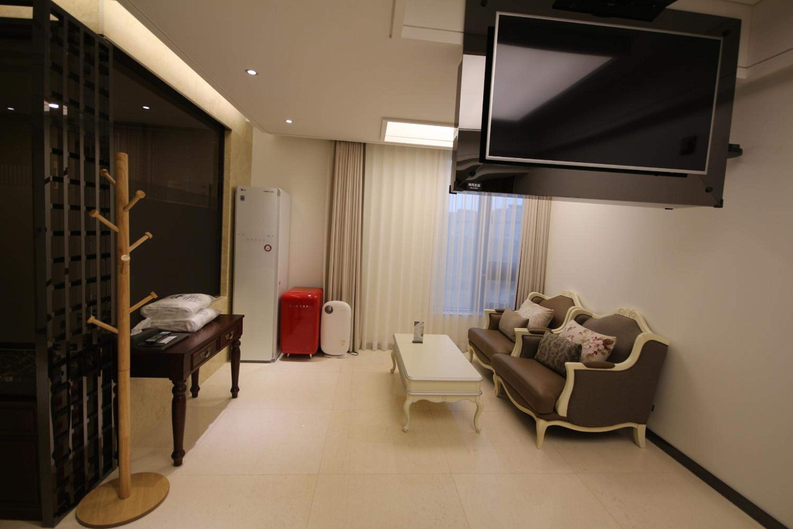 Premium Room - Photo 5