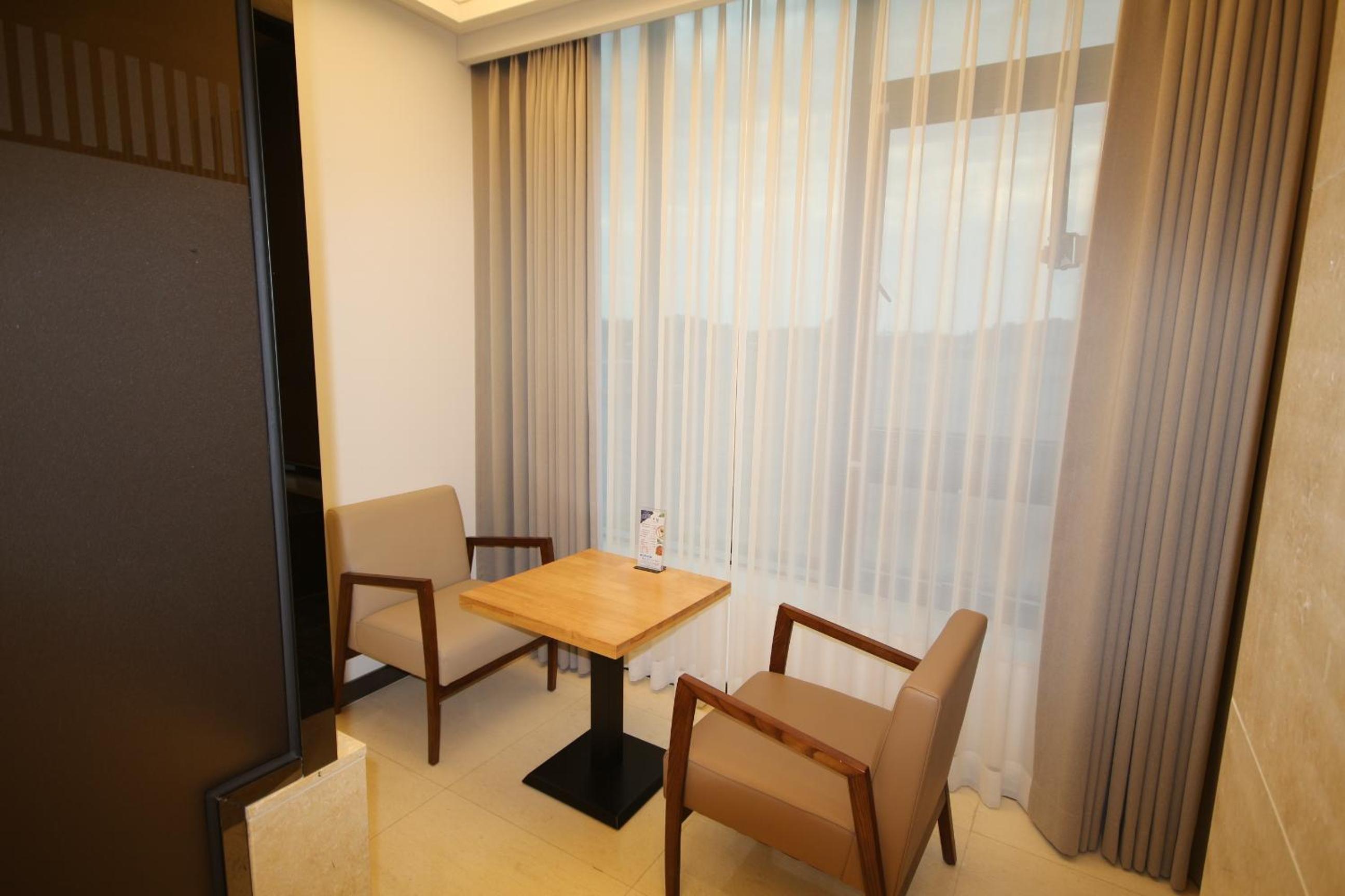 Premium Room - Photo 19