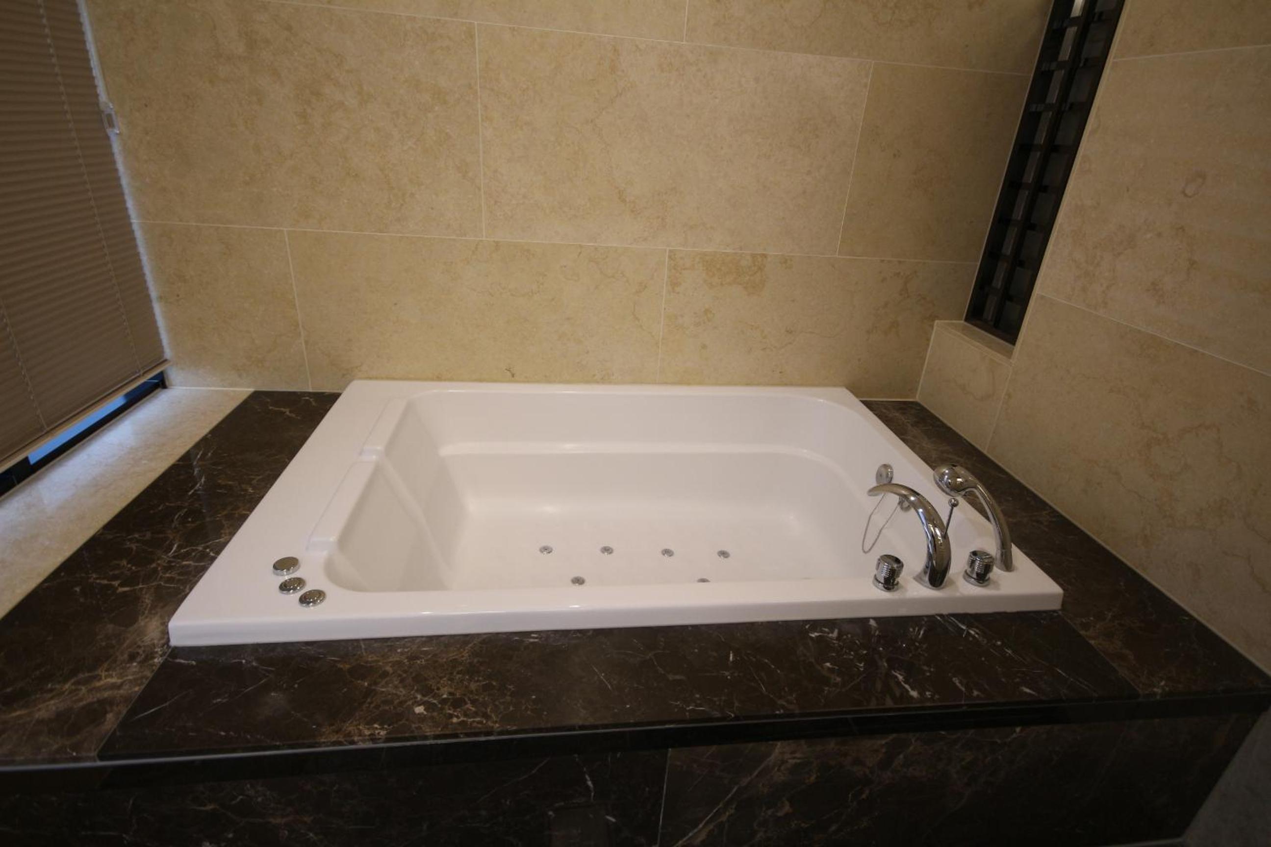 Premium Room - Photo 22