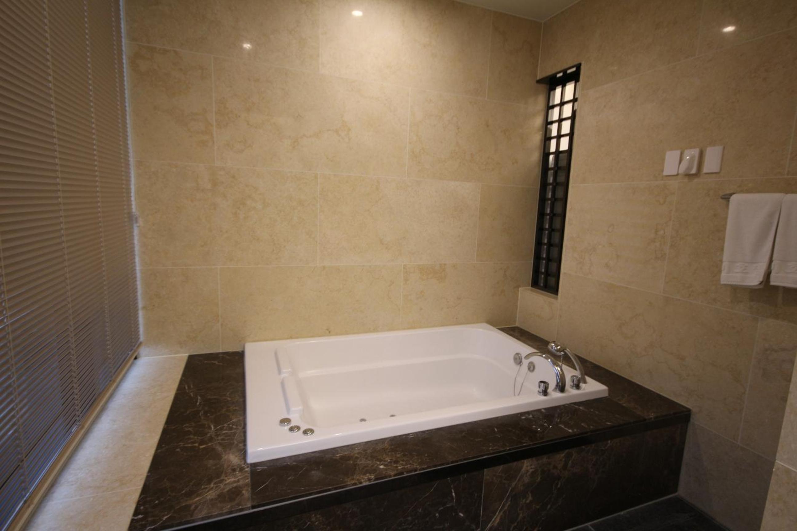 Premium Room - Photo 25