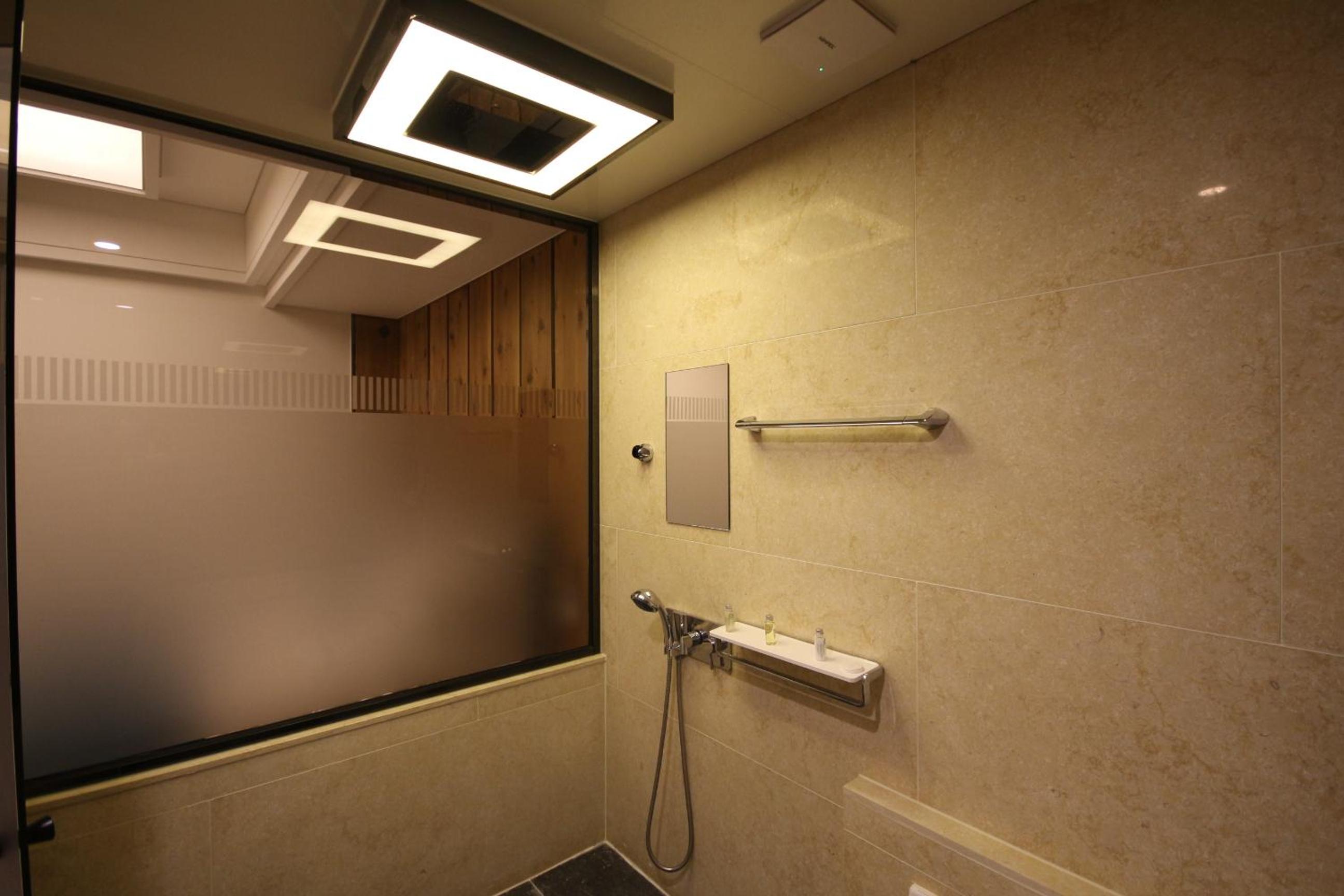Premium Room - Photo 23