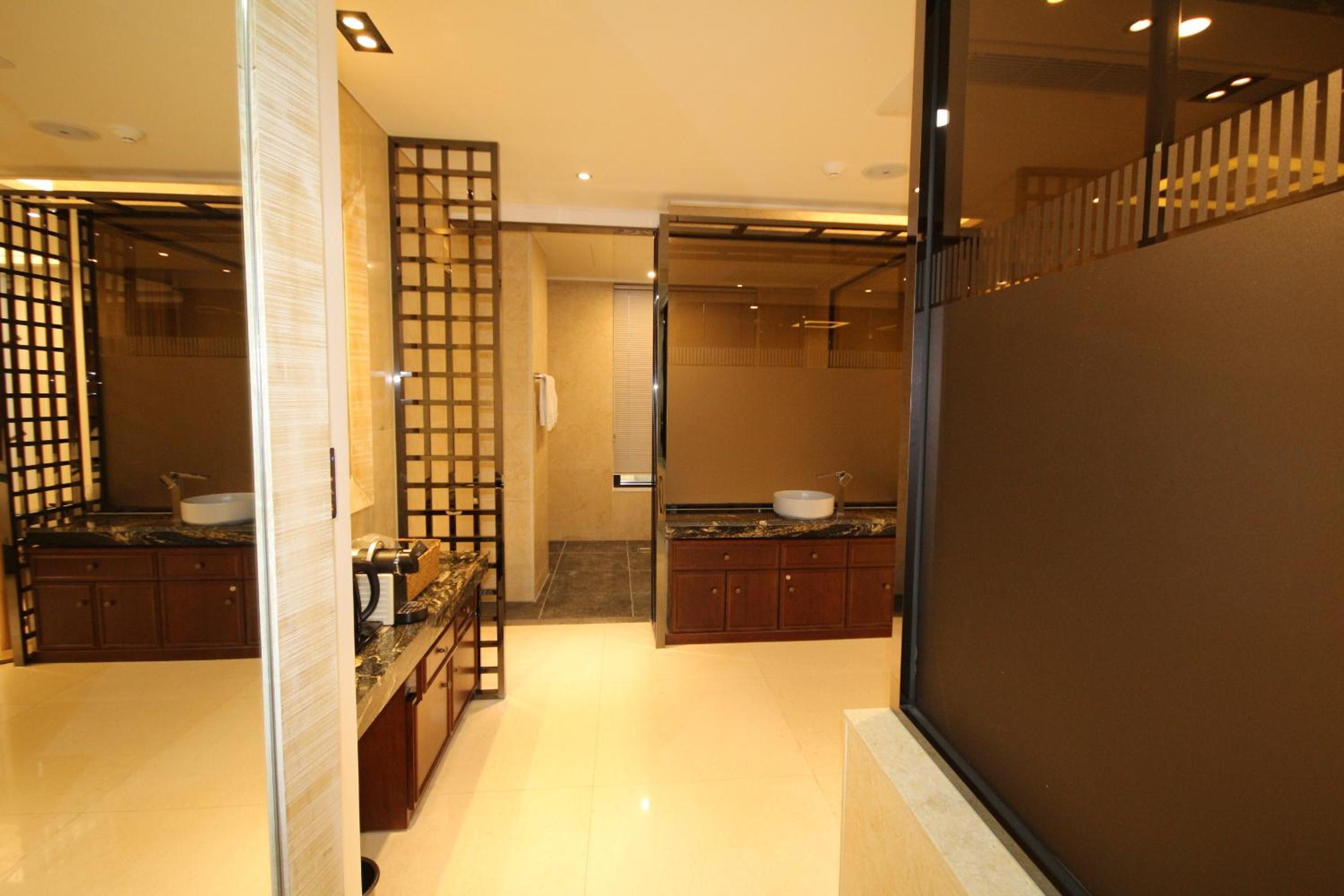 Premium Room - Photo 8
