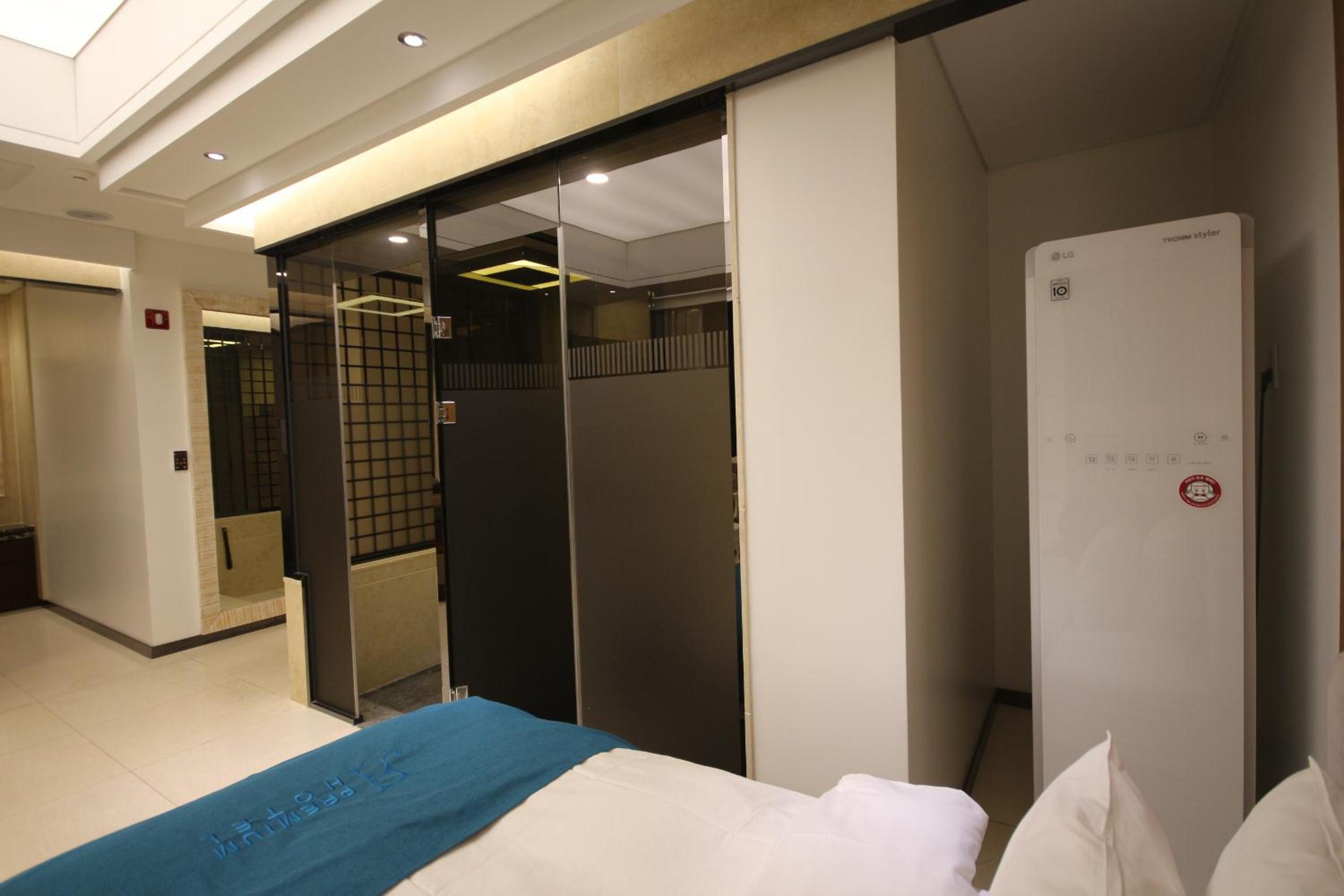 Suite Triple Room - Photo 14