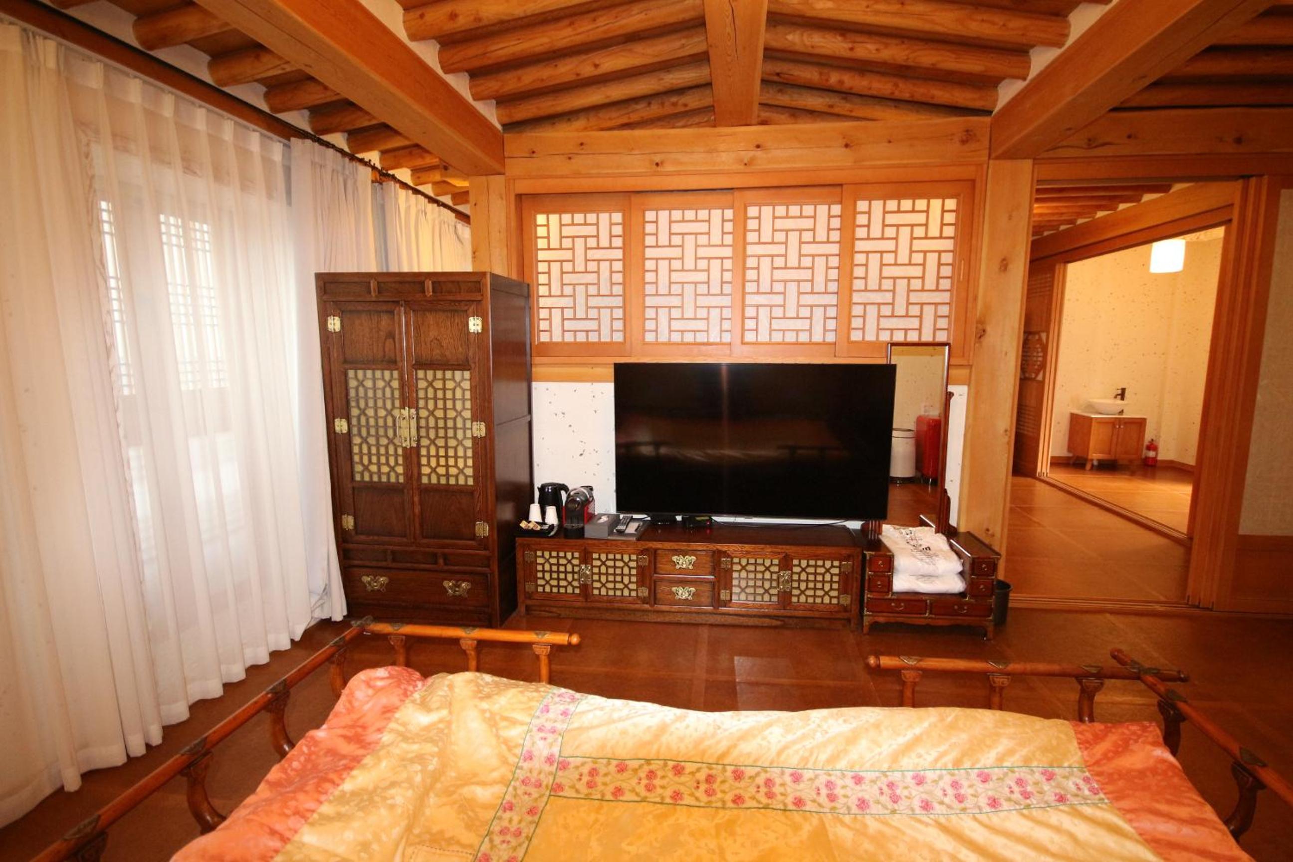 Hanok VIP photo 3