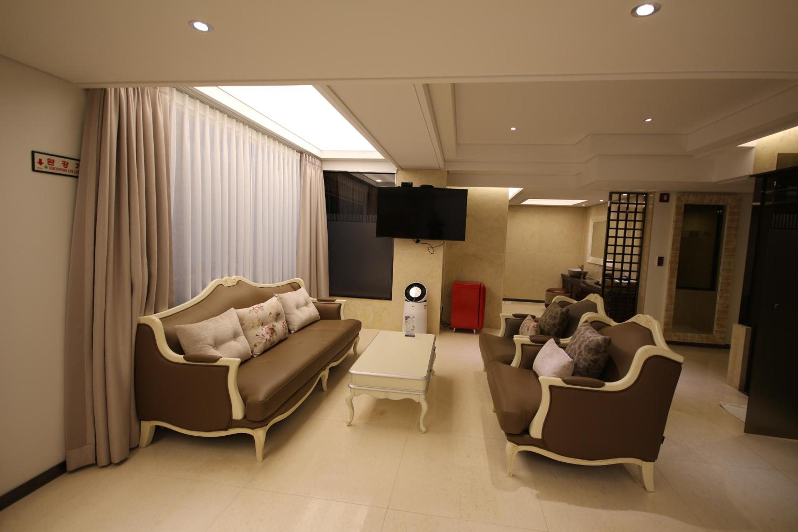 Penthouse - Photo 8