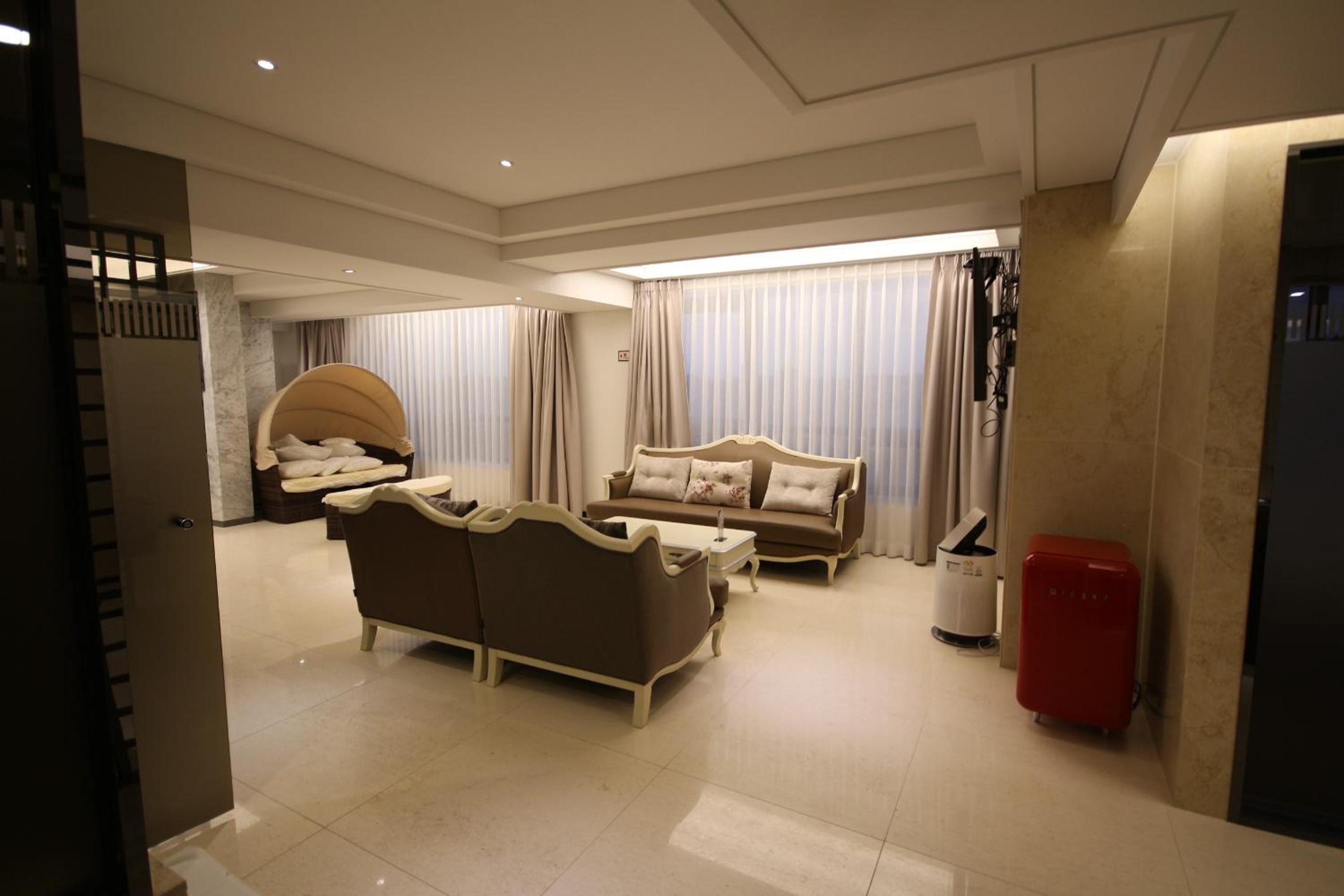 Penthouse - Photo 25