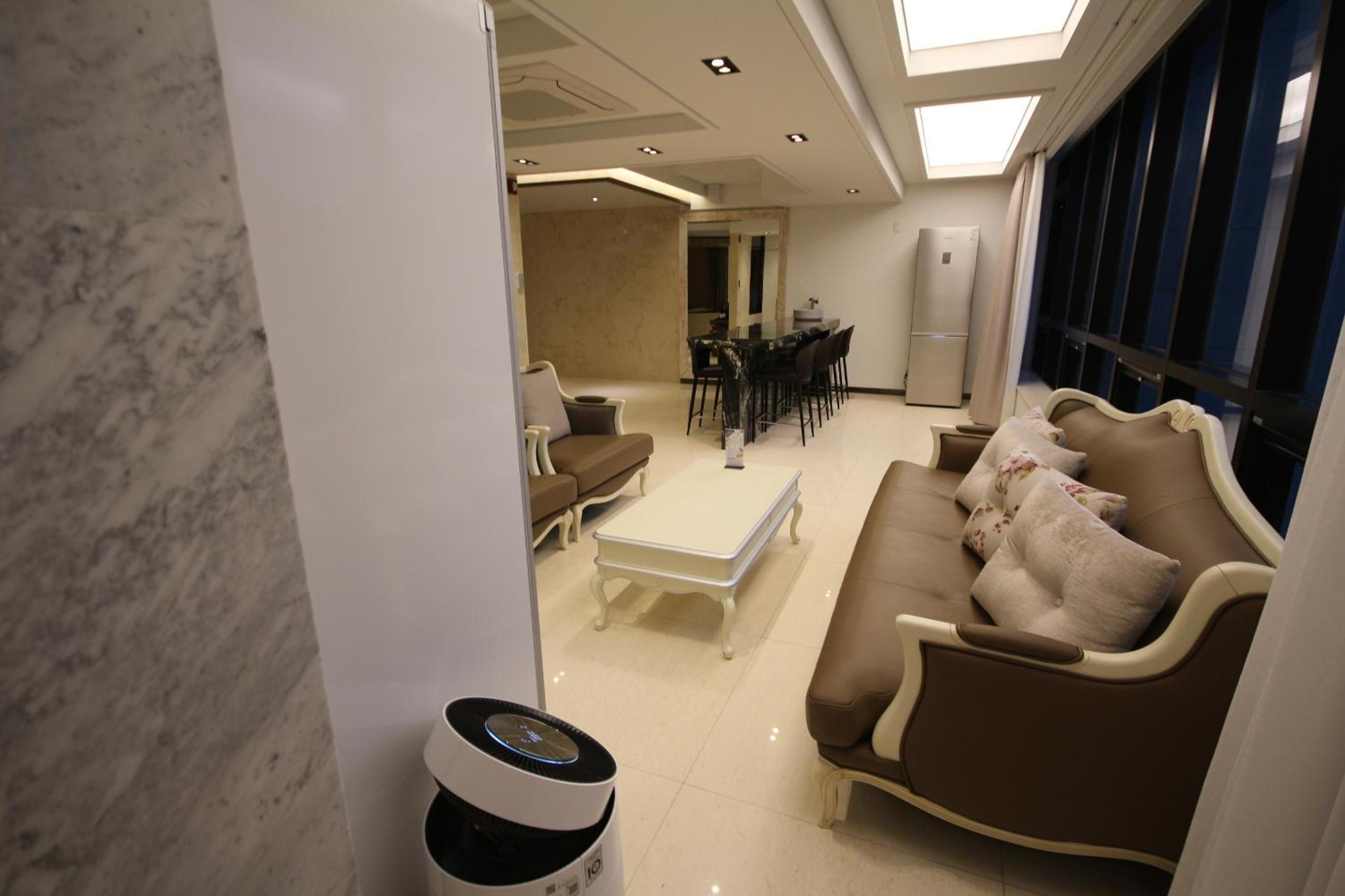 Penthouse - Photo 6