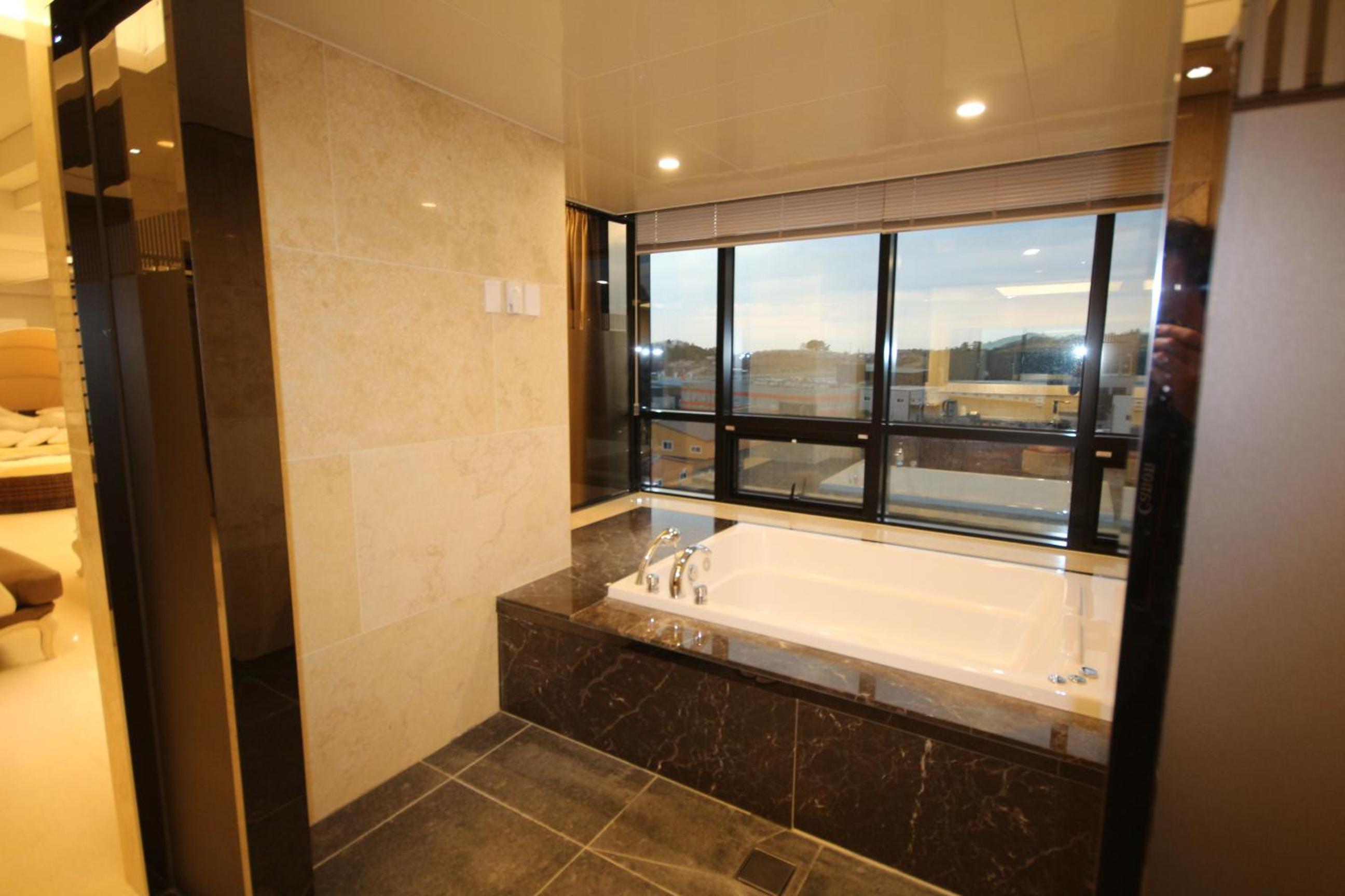 Penthouse - Photo 9