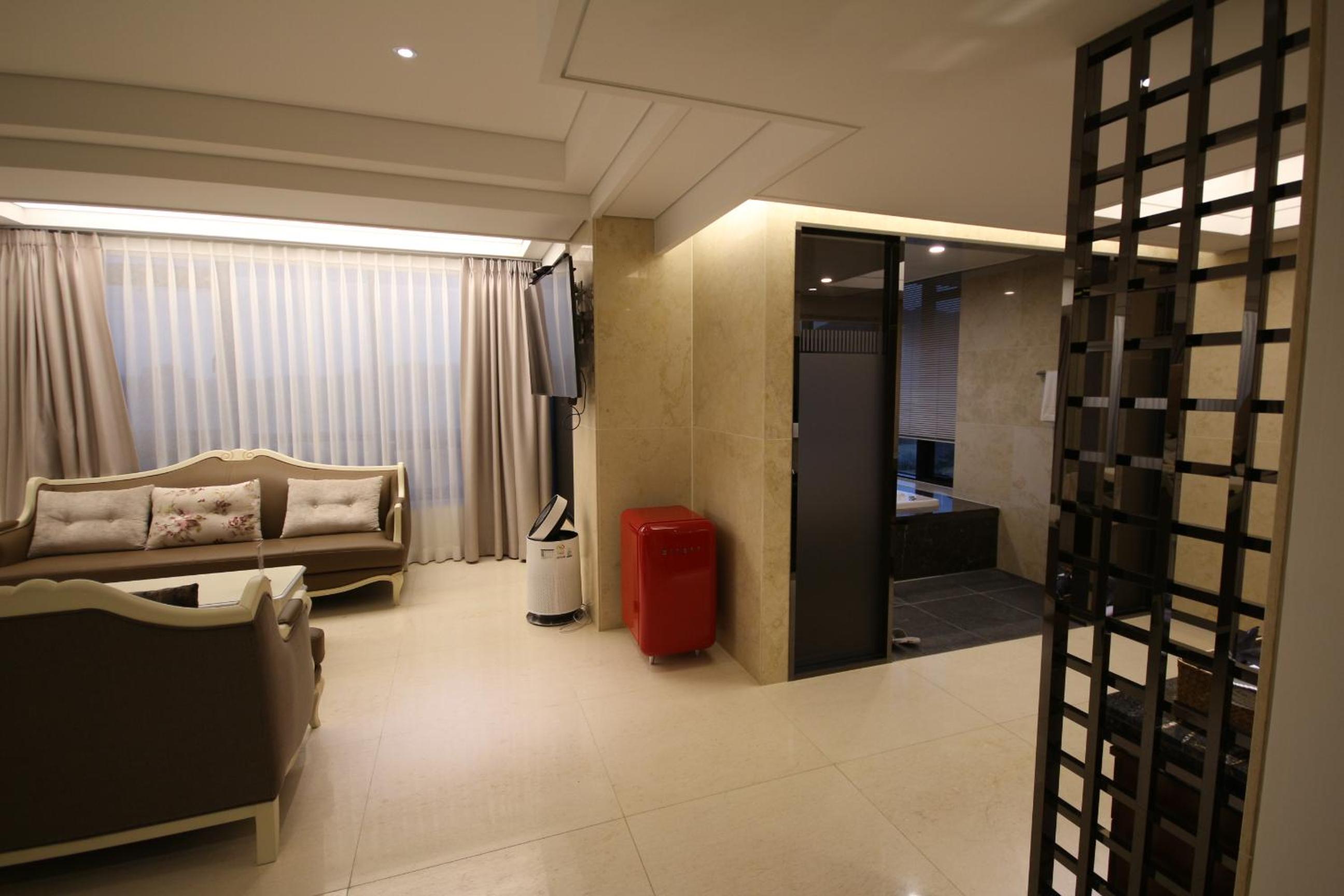 Penthouse - Photo 11