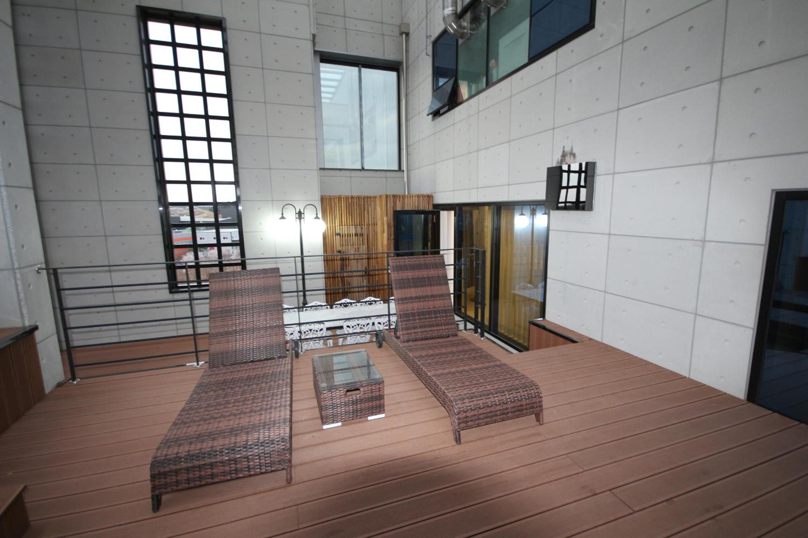 Penthouse - Photo 20