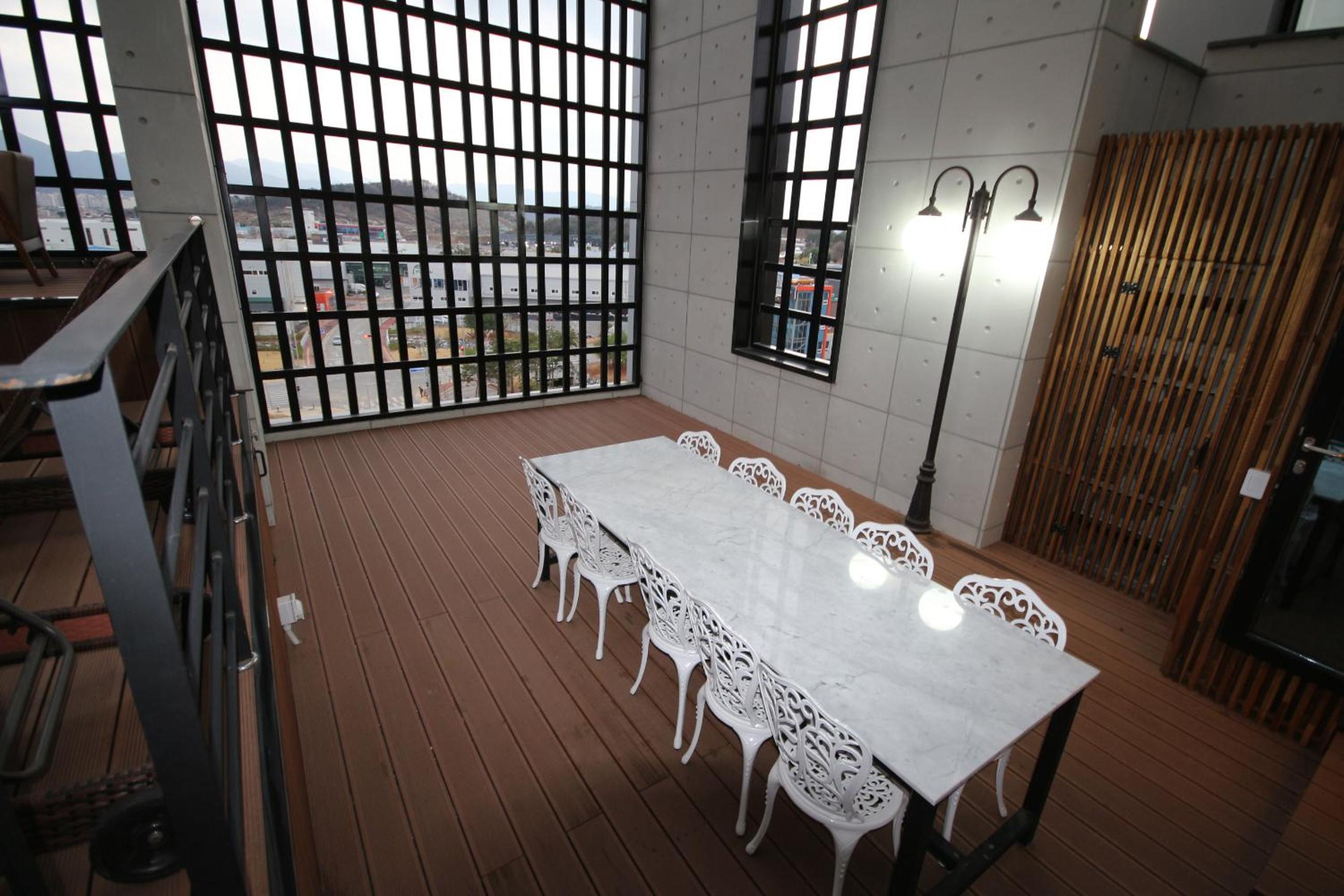 Penthouse - Photo 12