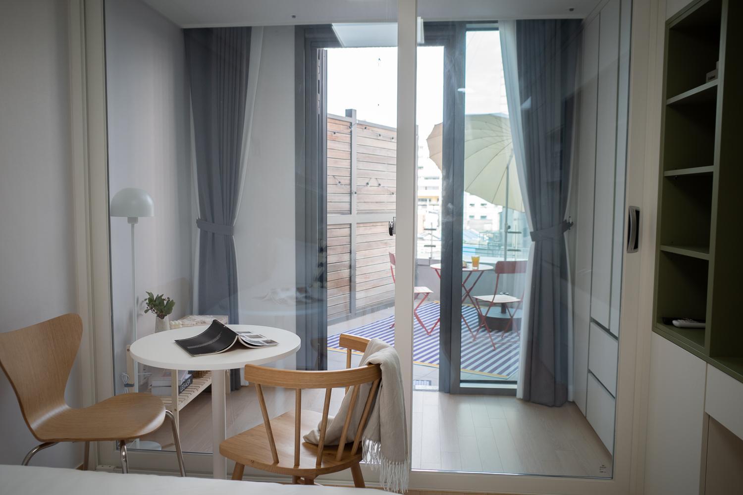 Studio with Terrace - Photo 11