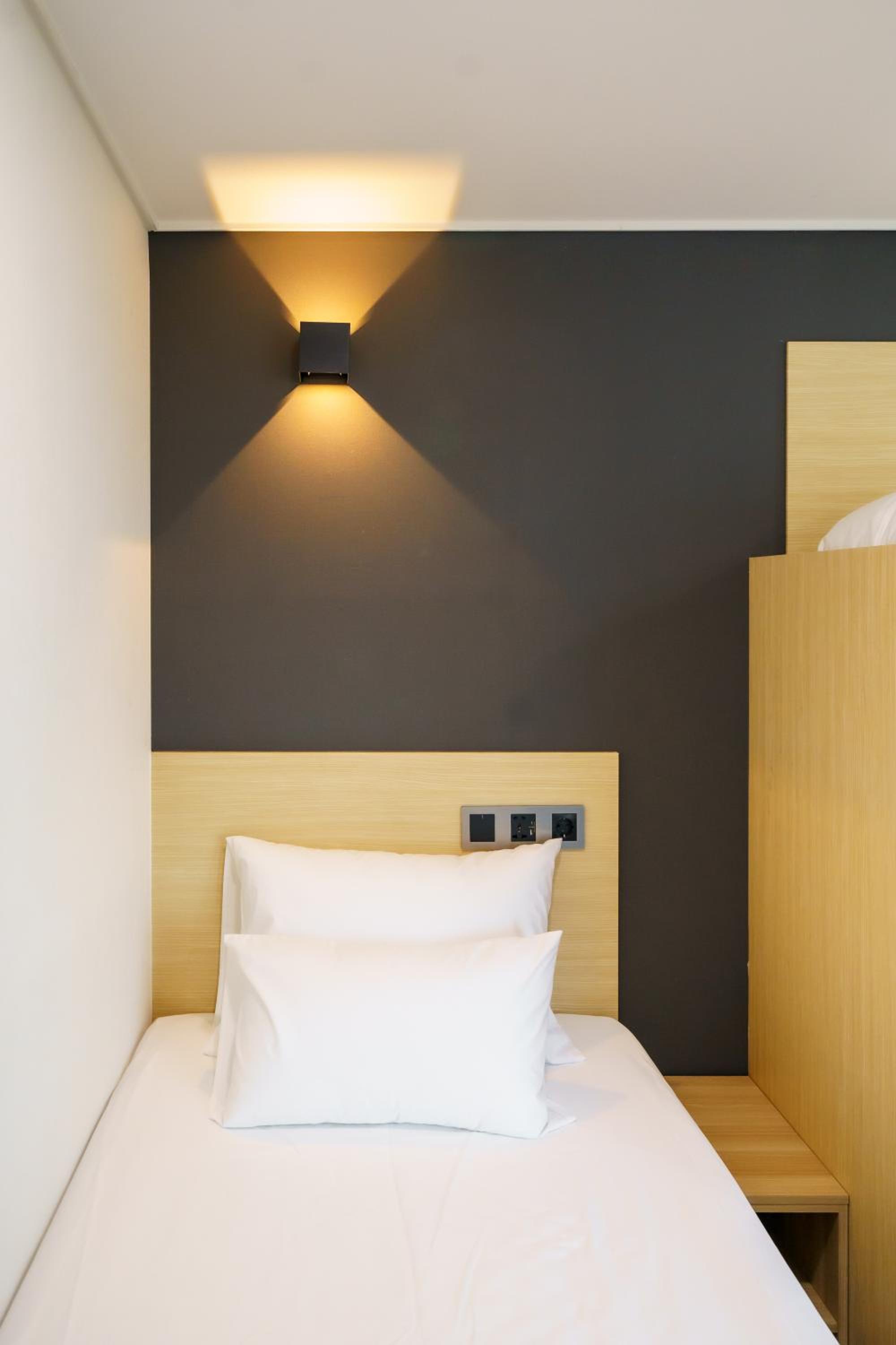 Triple Room with View - Photo 7