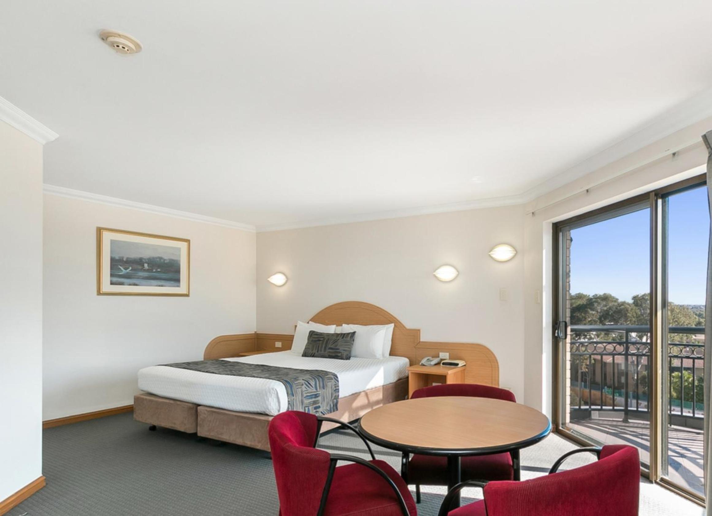 Deluxe Suite with Spa Bath