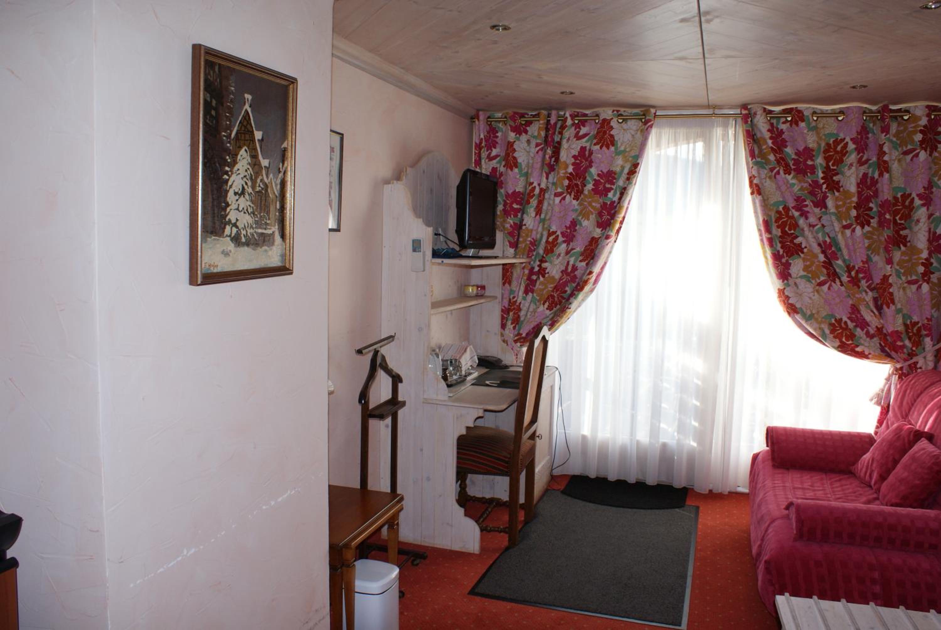 Suite - Photo 15