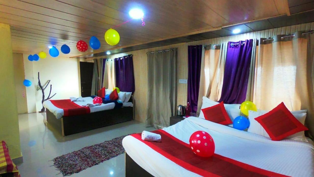 Deluxe Family Room photo 1