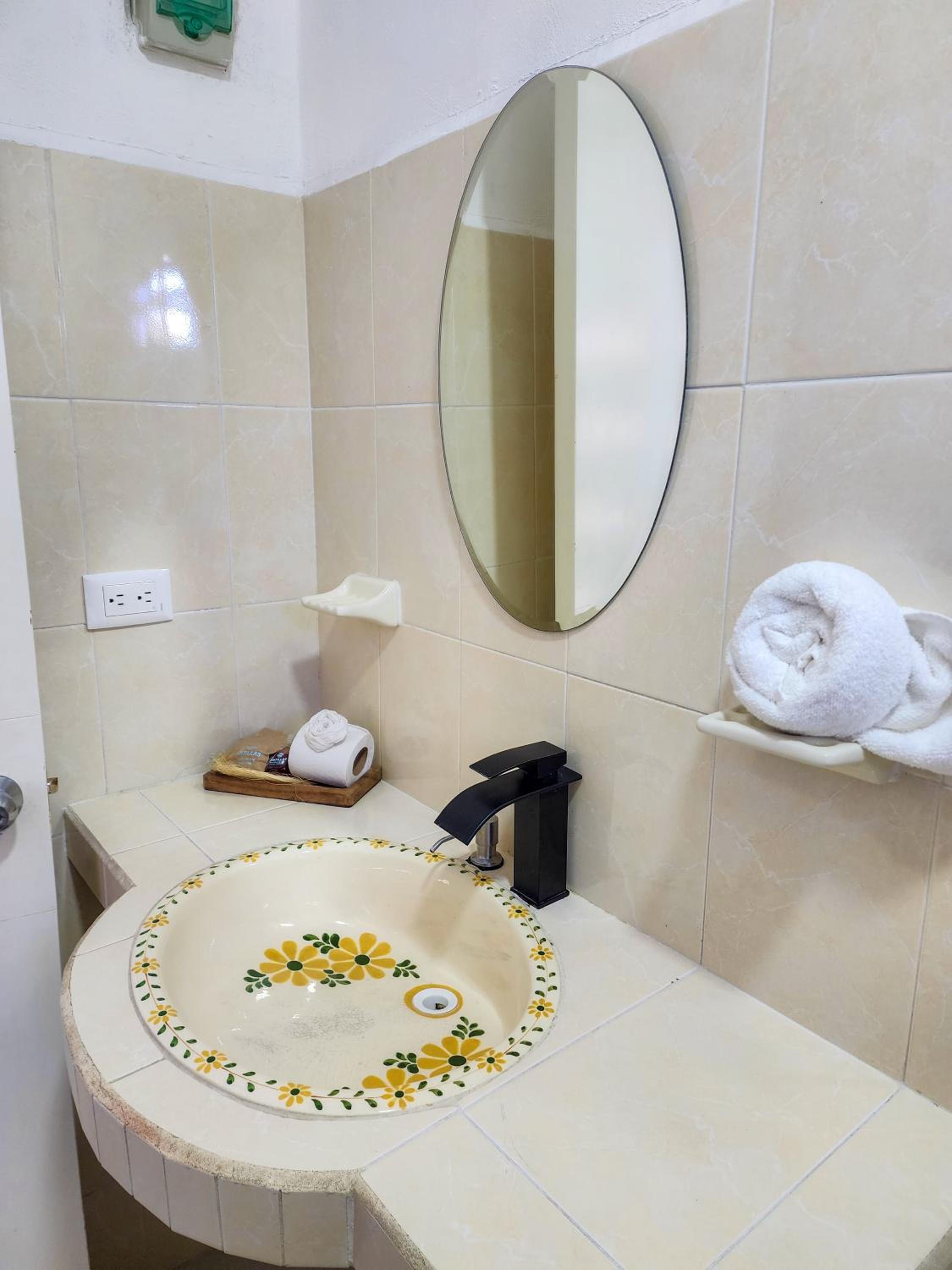 Twin Room with Balcony - Photo 48
