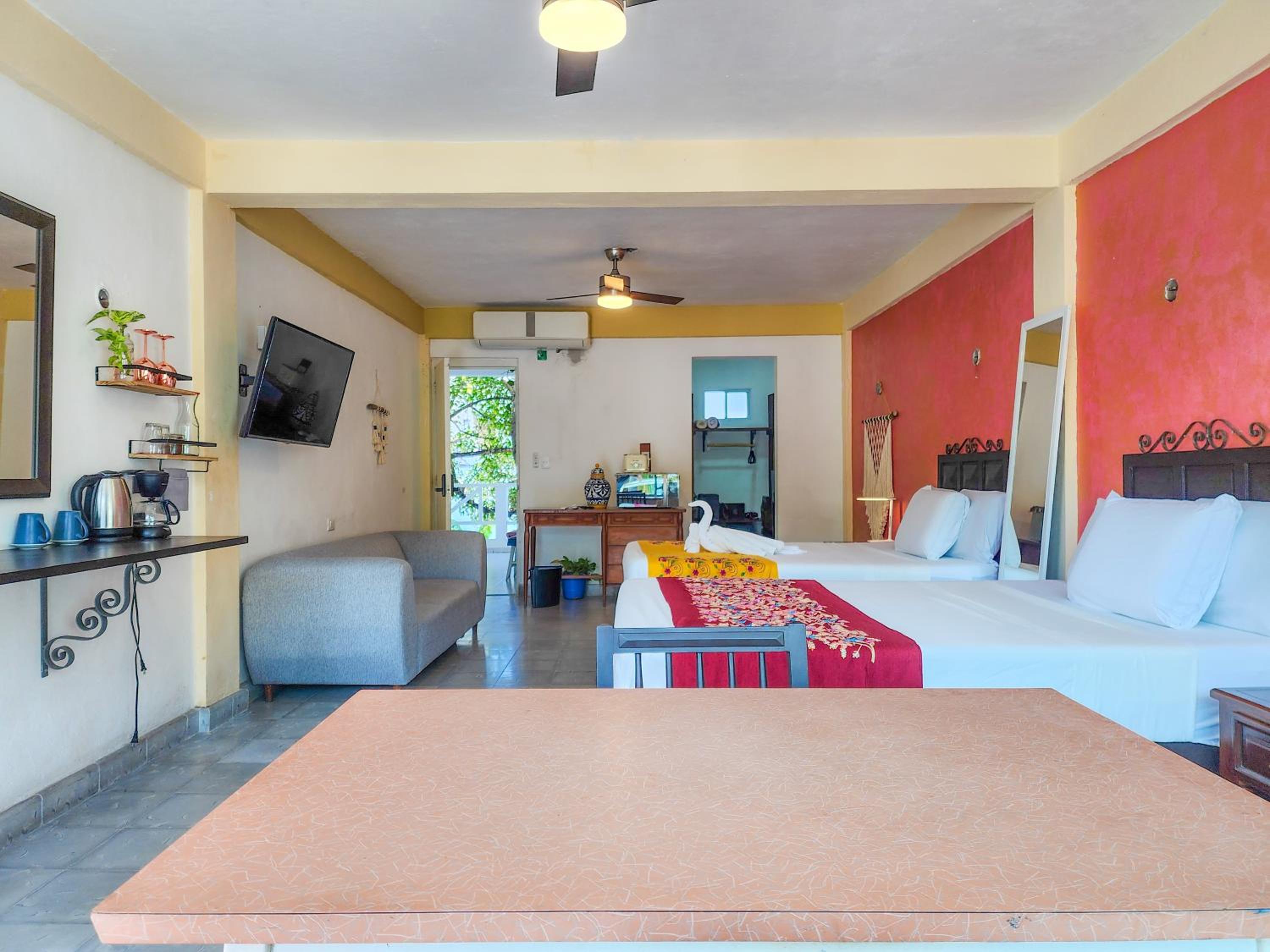 Twin Room with Balcony - Photo 55
