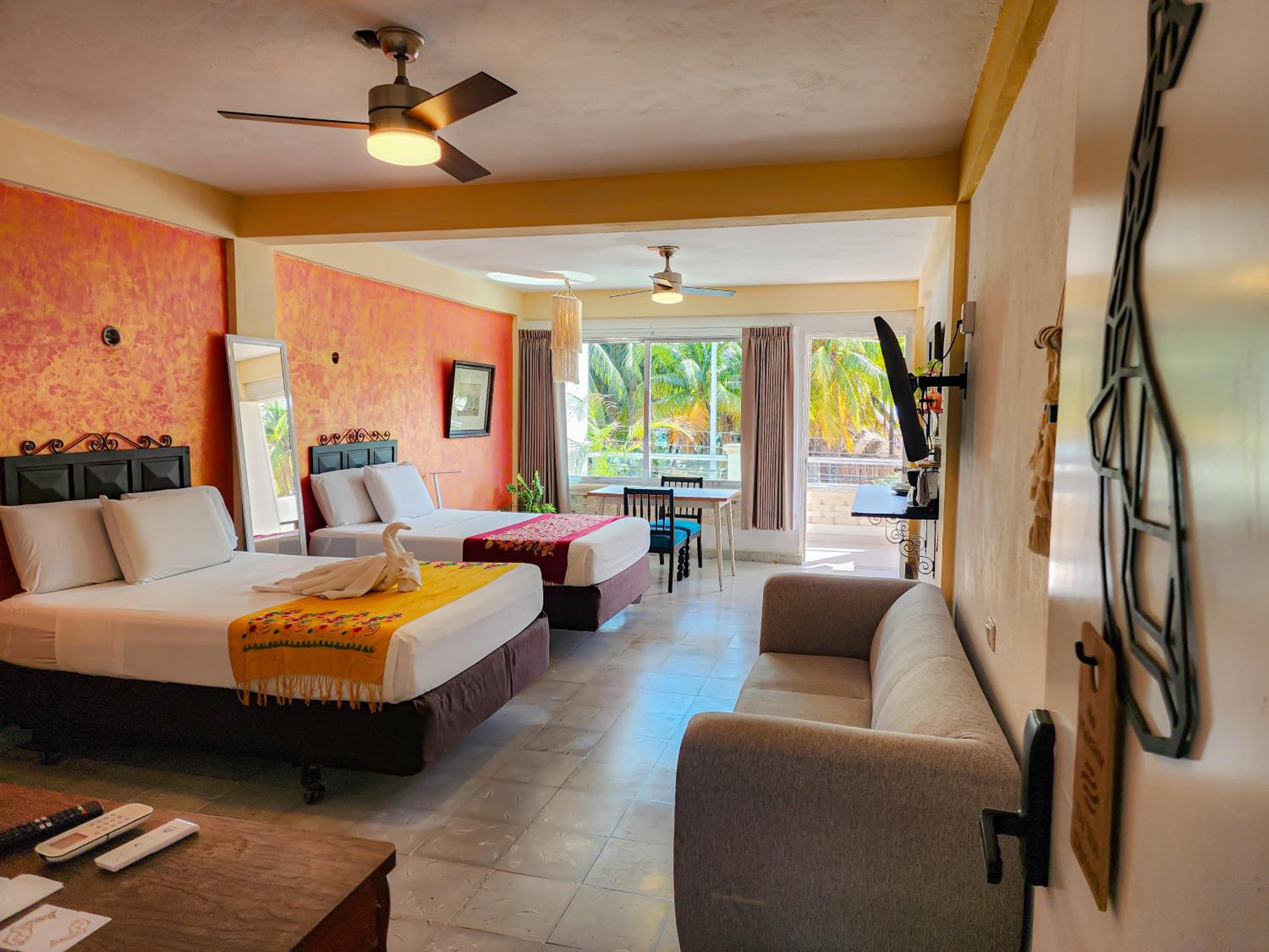 Twin Room with Balcony - Photo 1