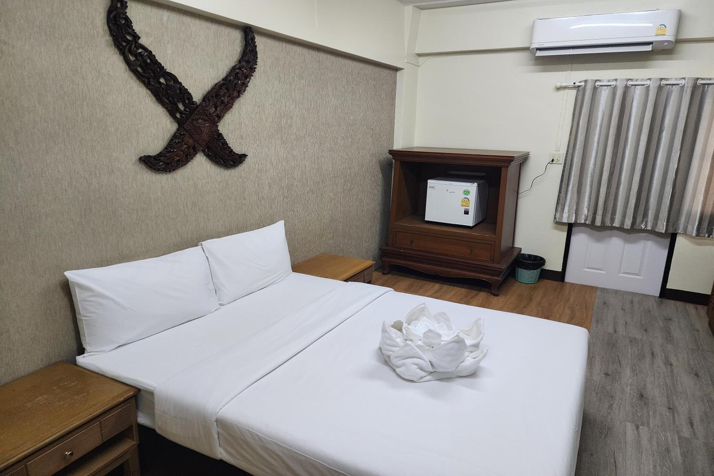 Standard Double Room - Photo 10