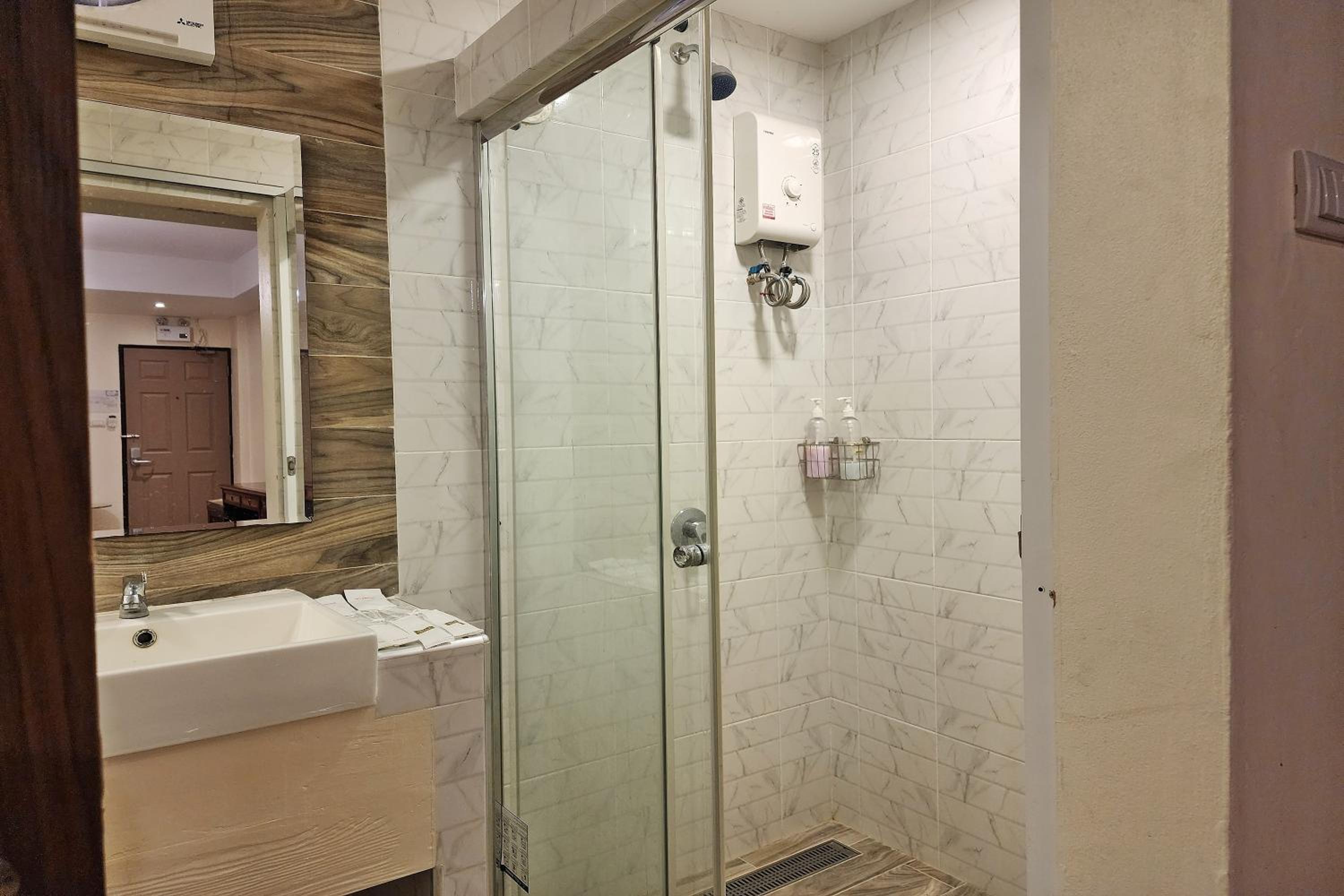 Superior Twin Room - Photo 9