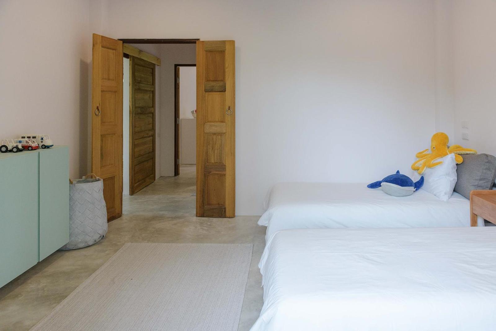 Two-Bedroom House - Photo 9