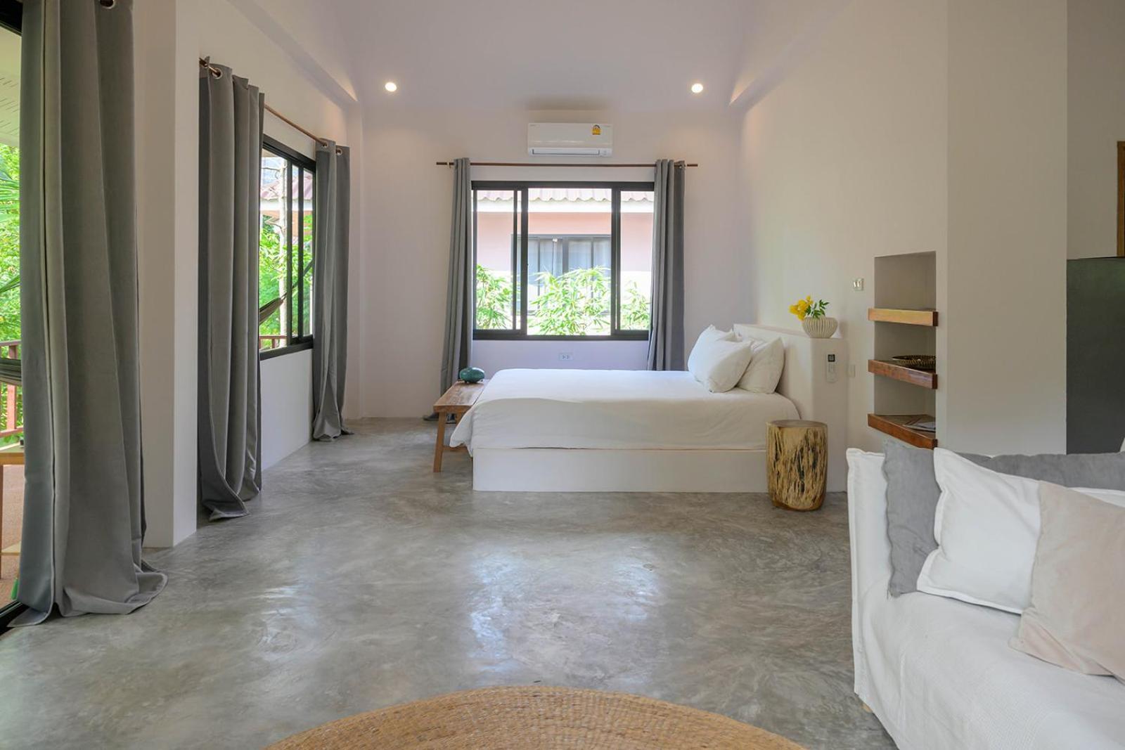 One-Bedroom House - Photo 8
