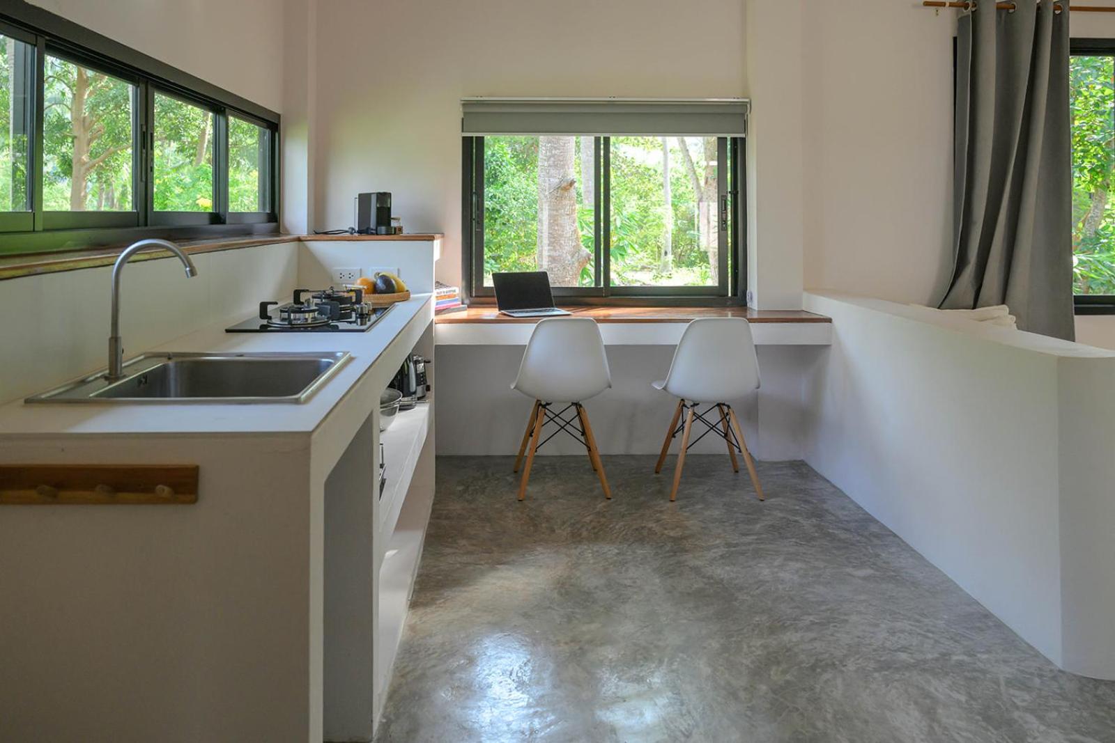 One-Bedroom House - Photo 6