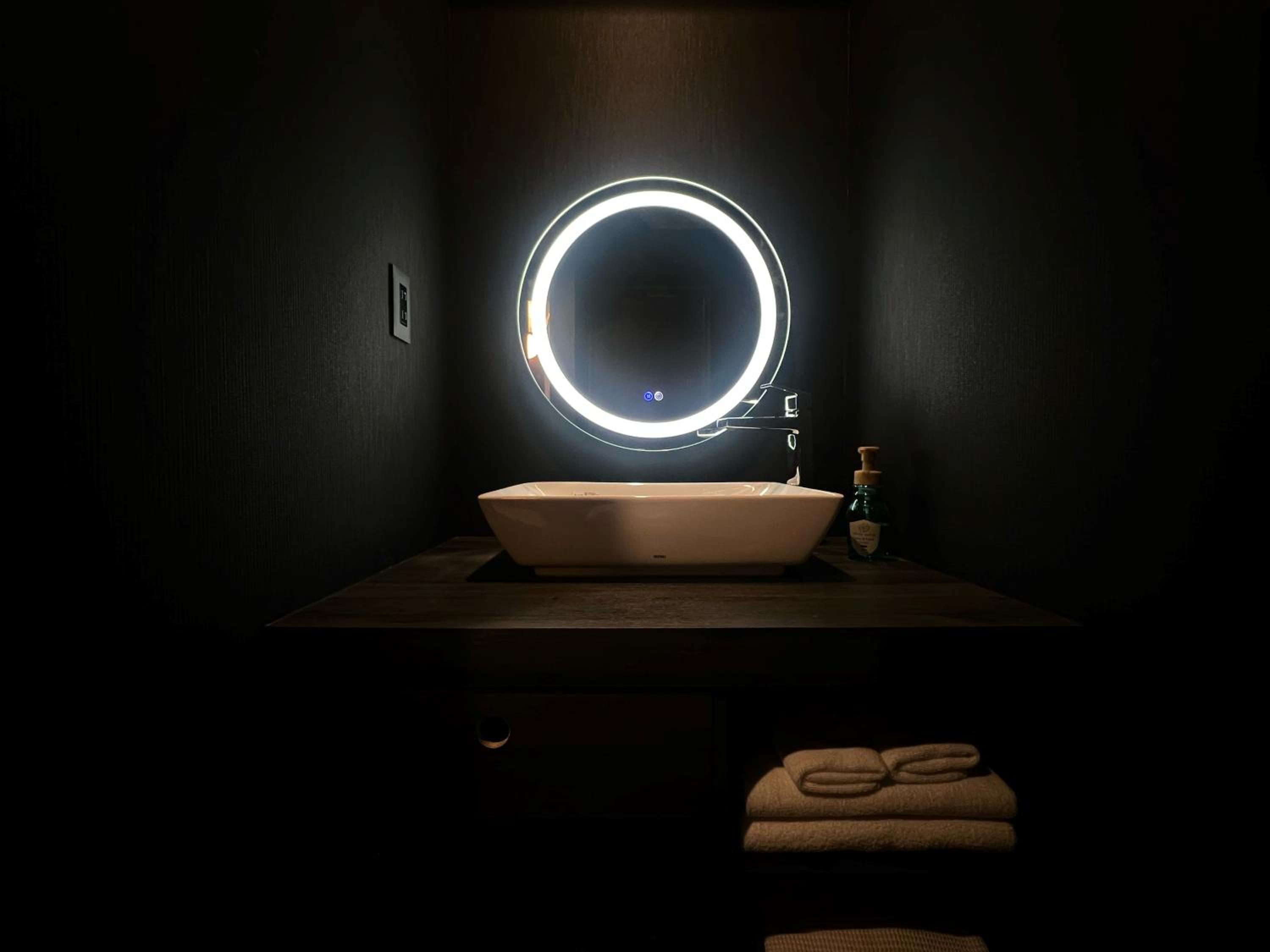 Small Double Room - Photo 12