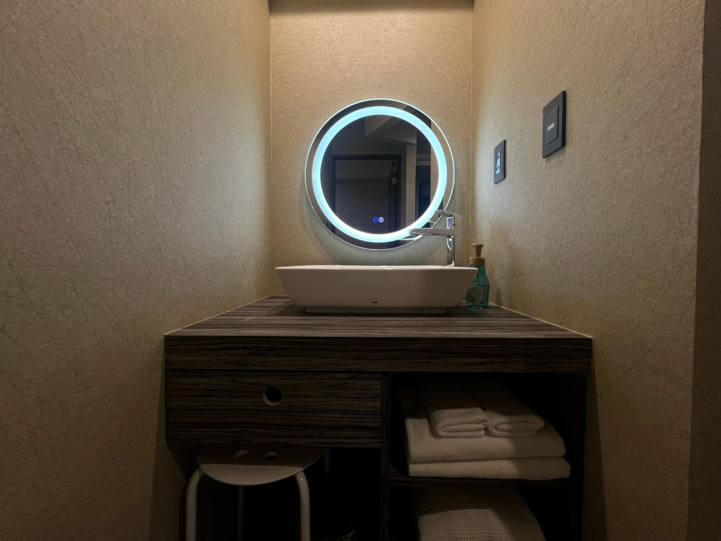 Small Double Room - Photo 5