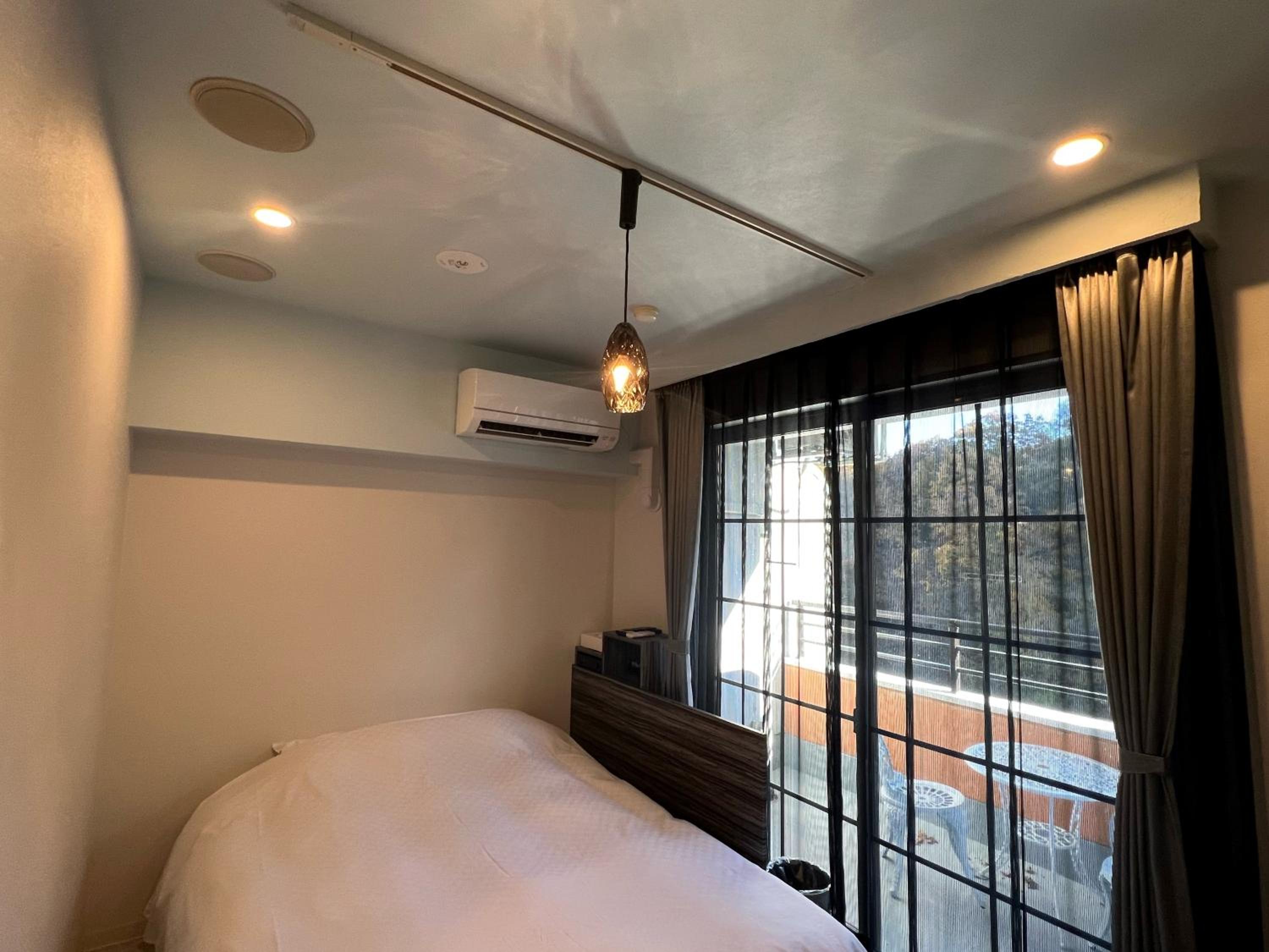 Small Double Room - Photo 4