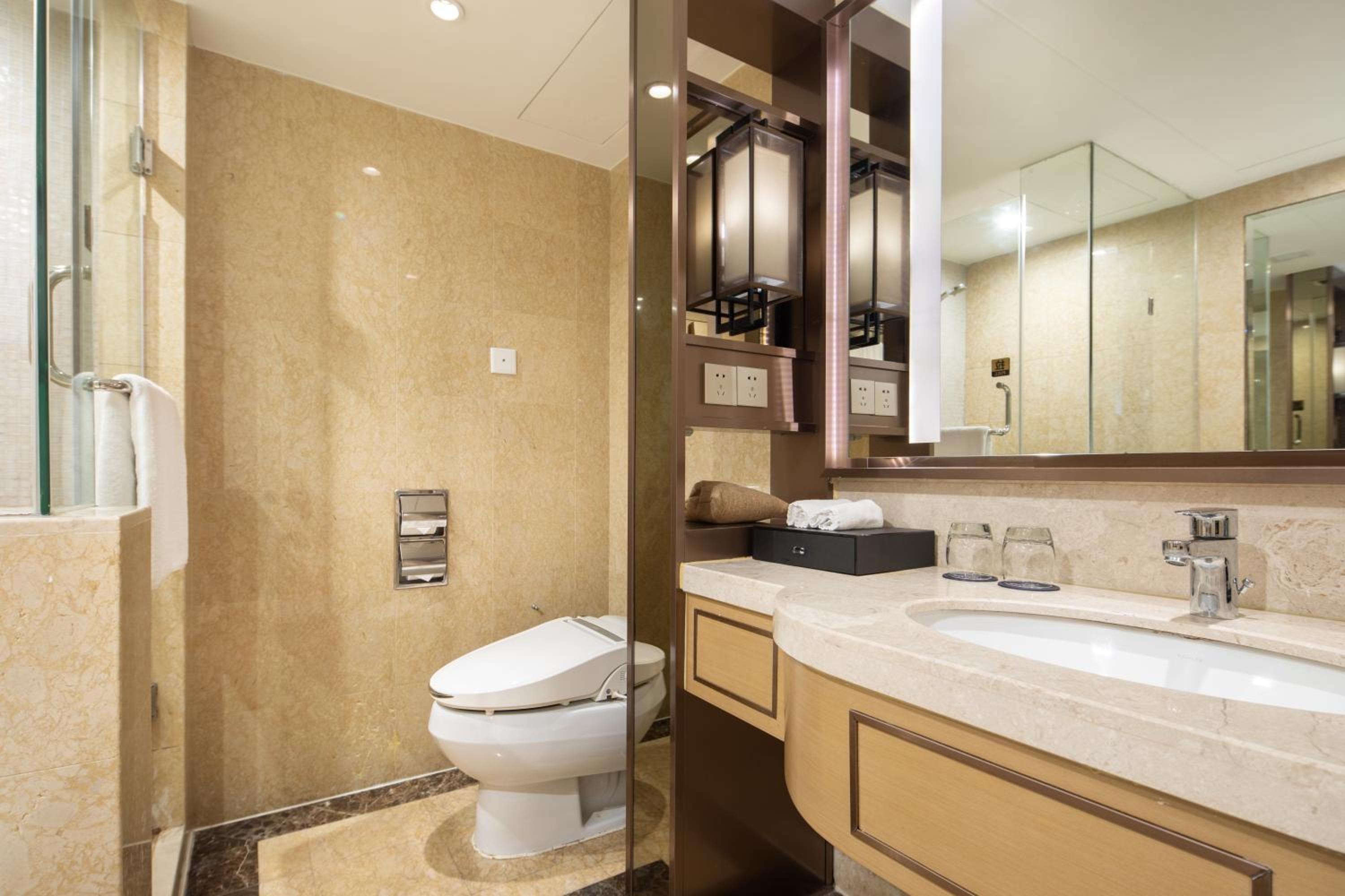 Twin Room With Bath photo 2