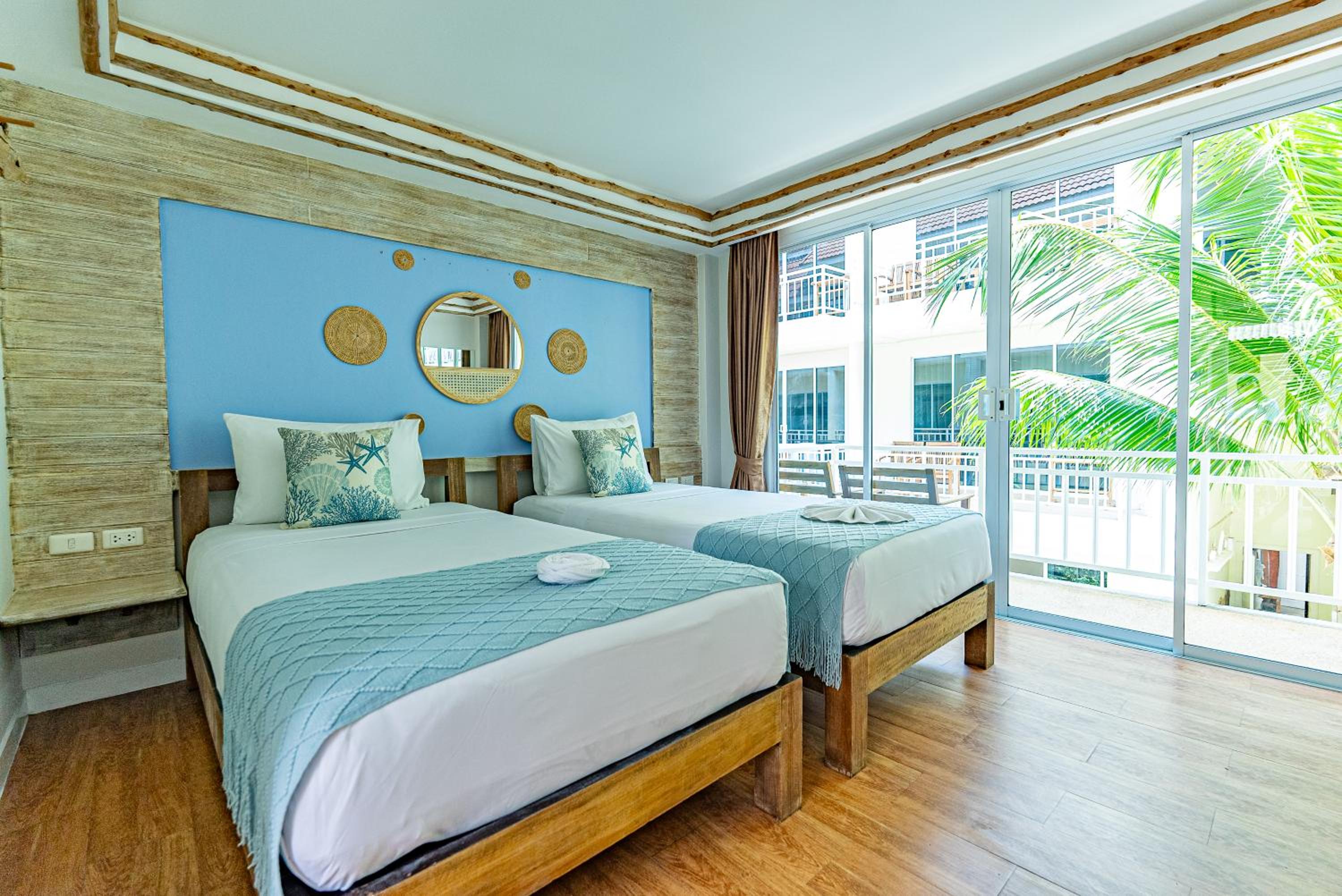 Deluxe AB2 Twin Room photo 1