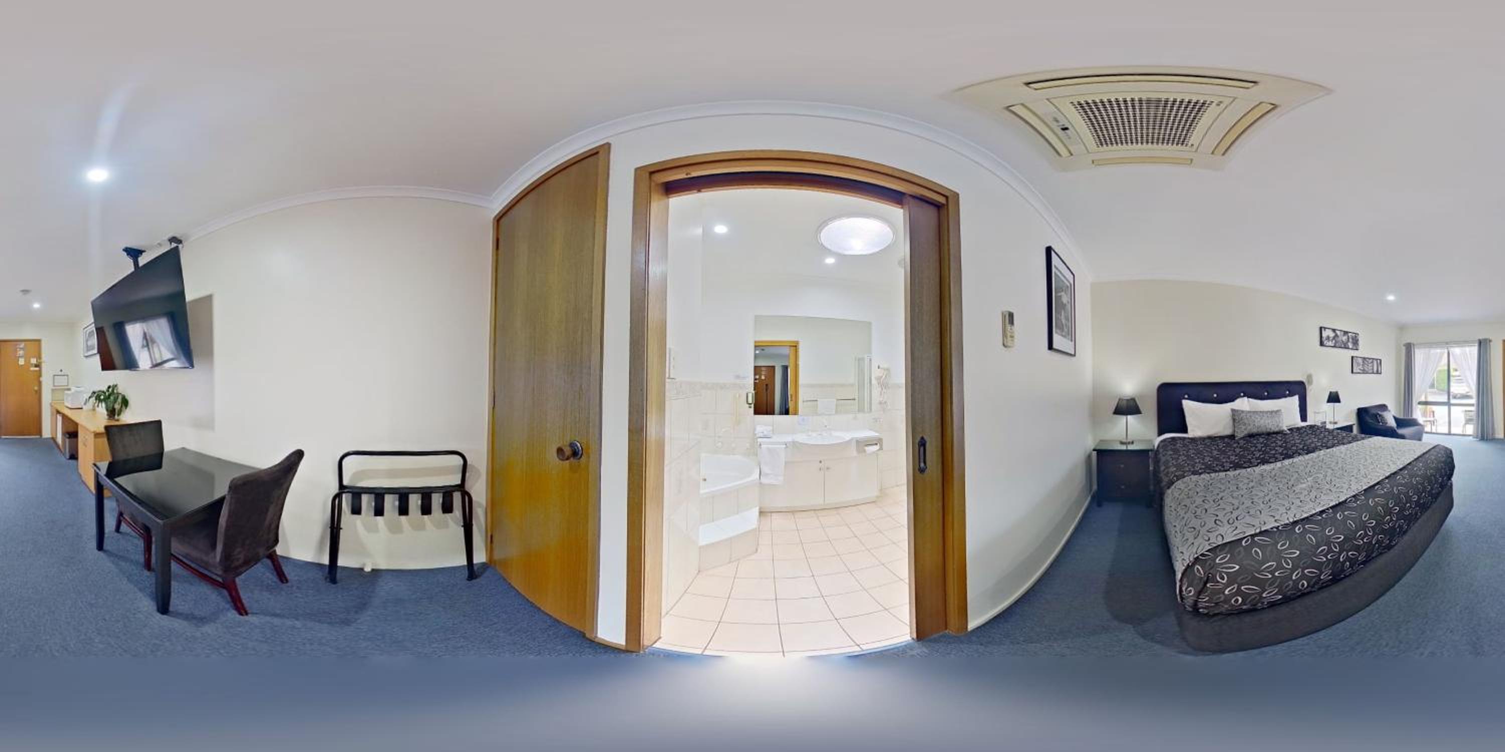 King Room with Spa Bath photo 3
