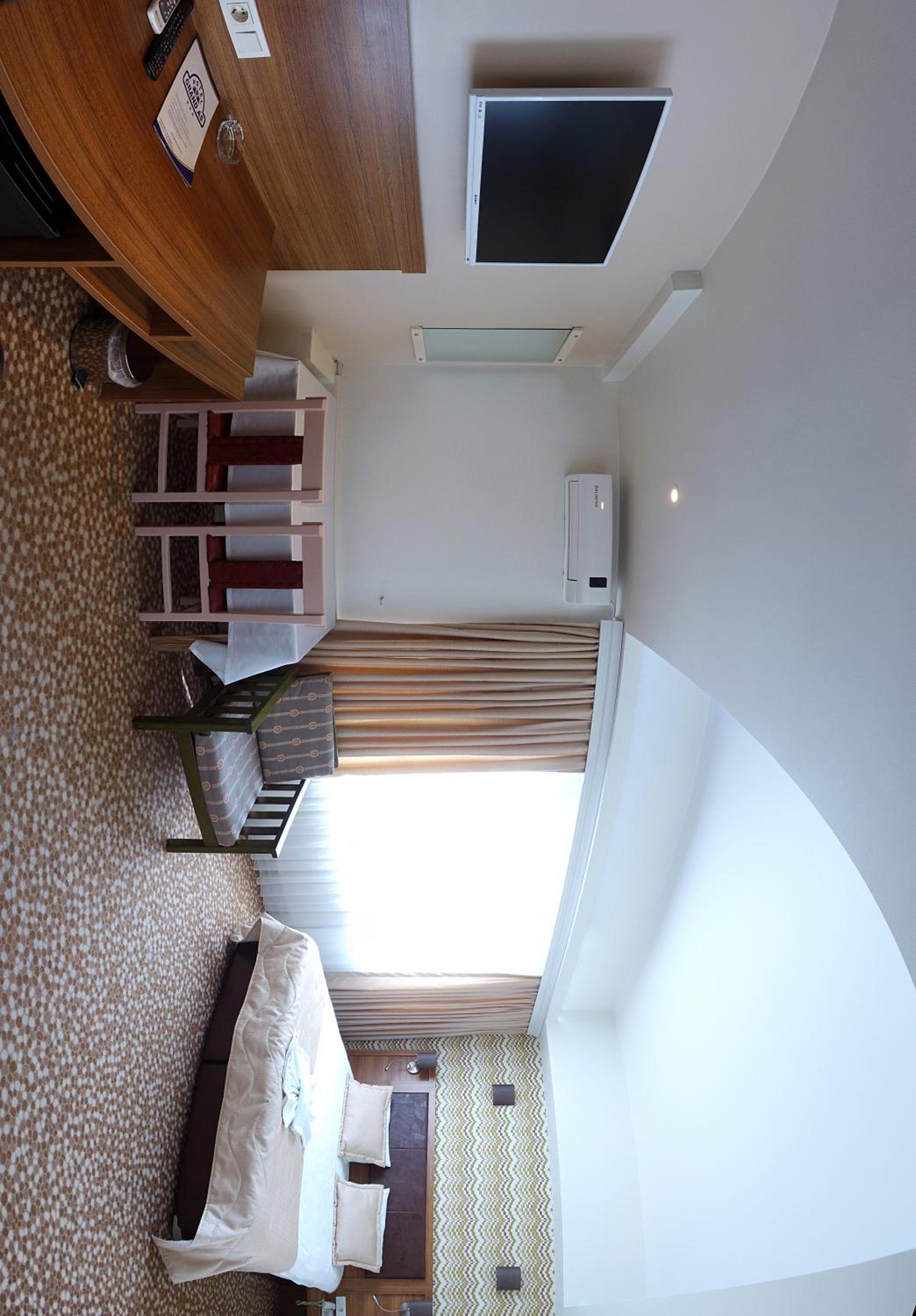 Deluxe Double Room with Bath photo 1