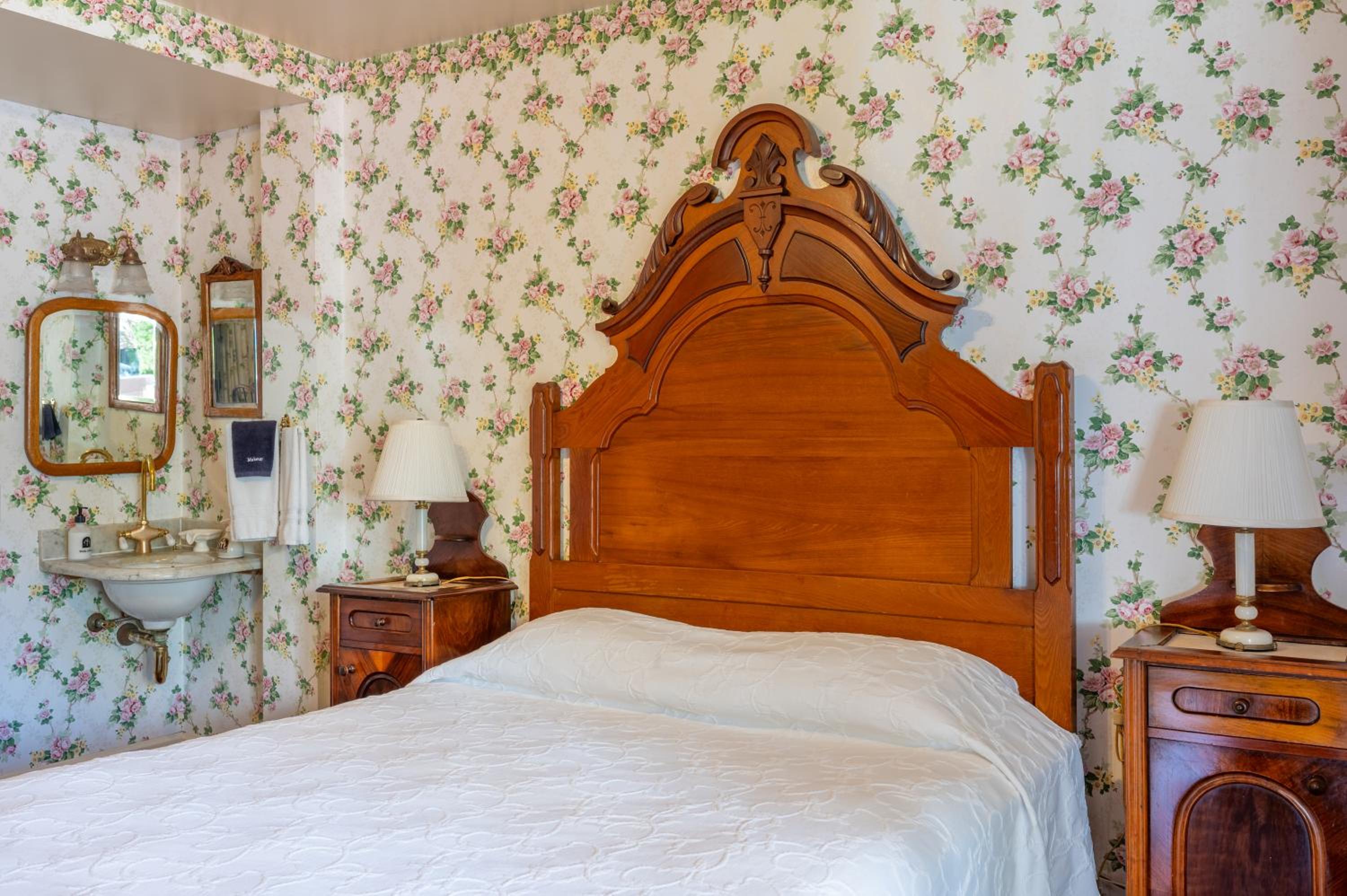 Queen Room with Courtyard View photo 2