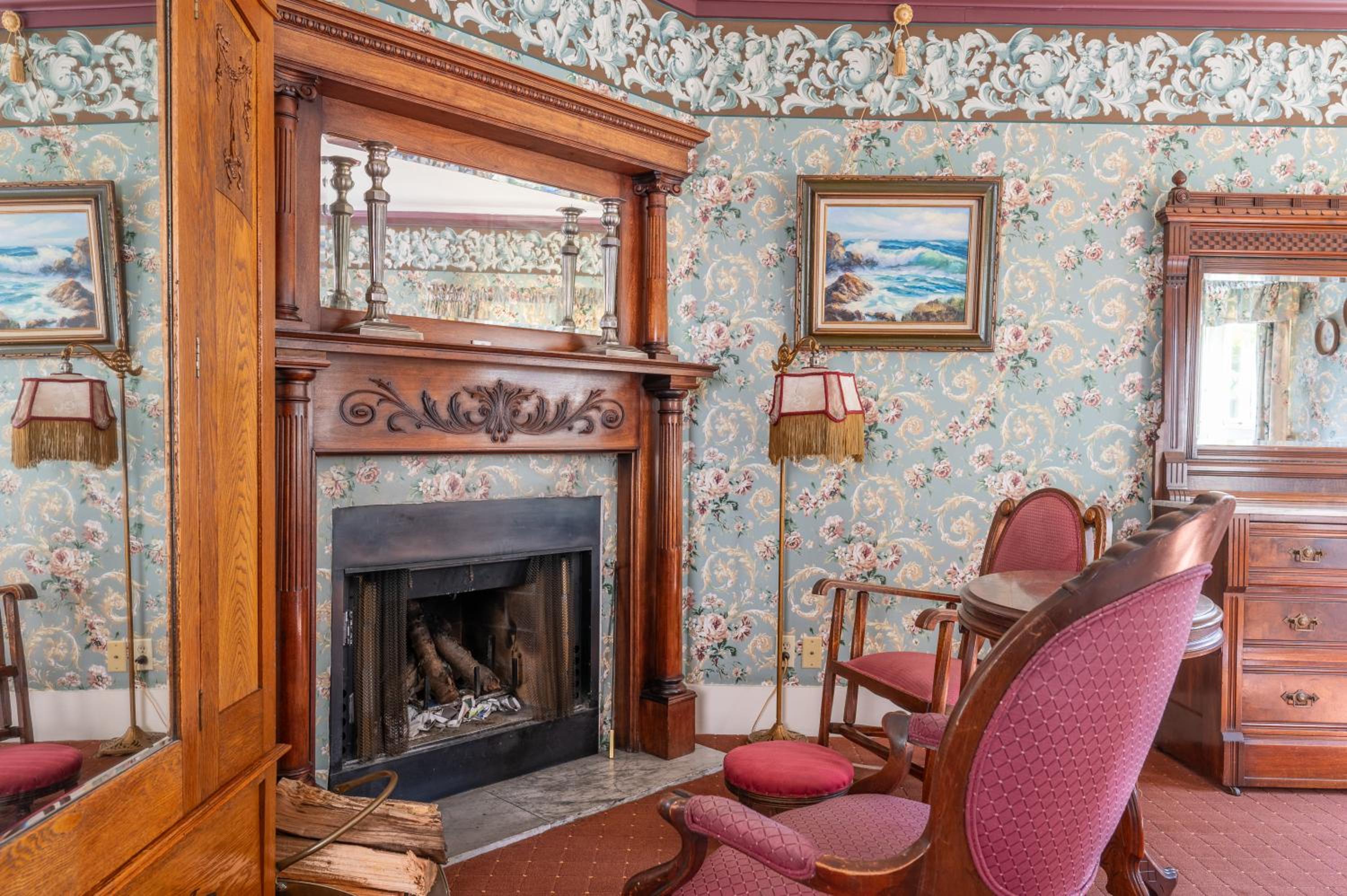 King Room with Fireplace and Garden View  - Photo 3