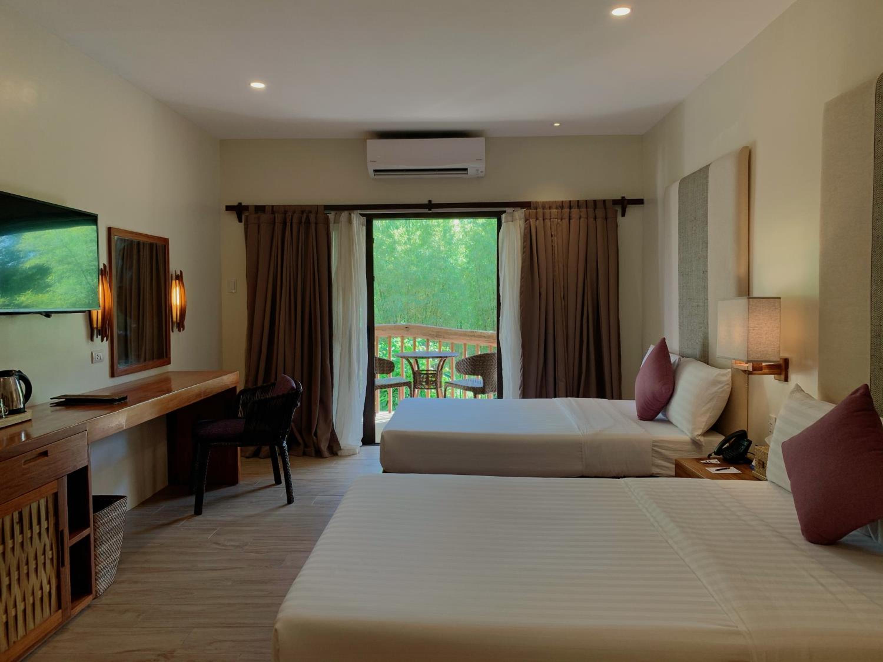 Deluxe Room - Photo 11