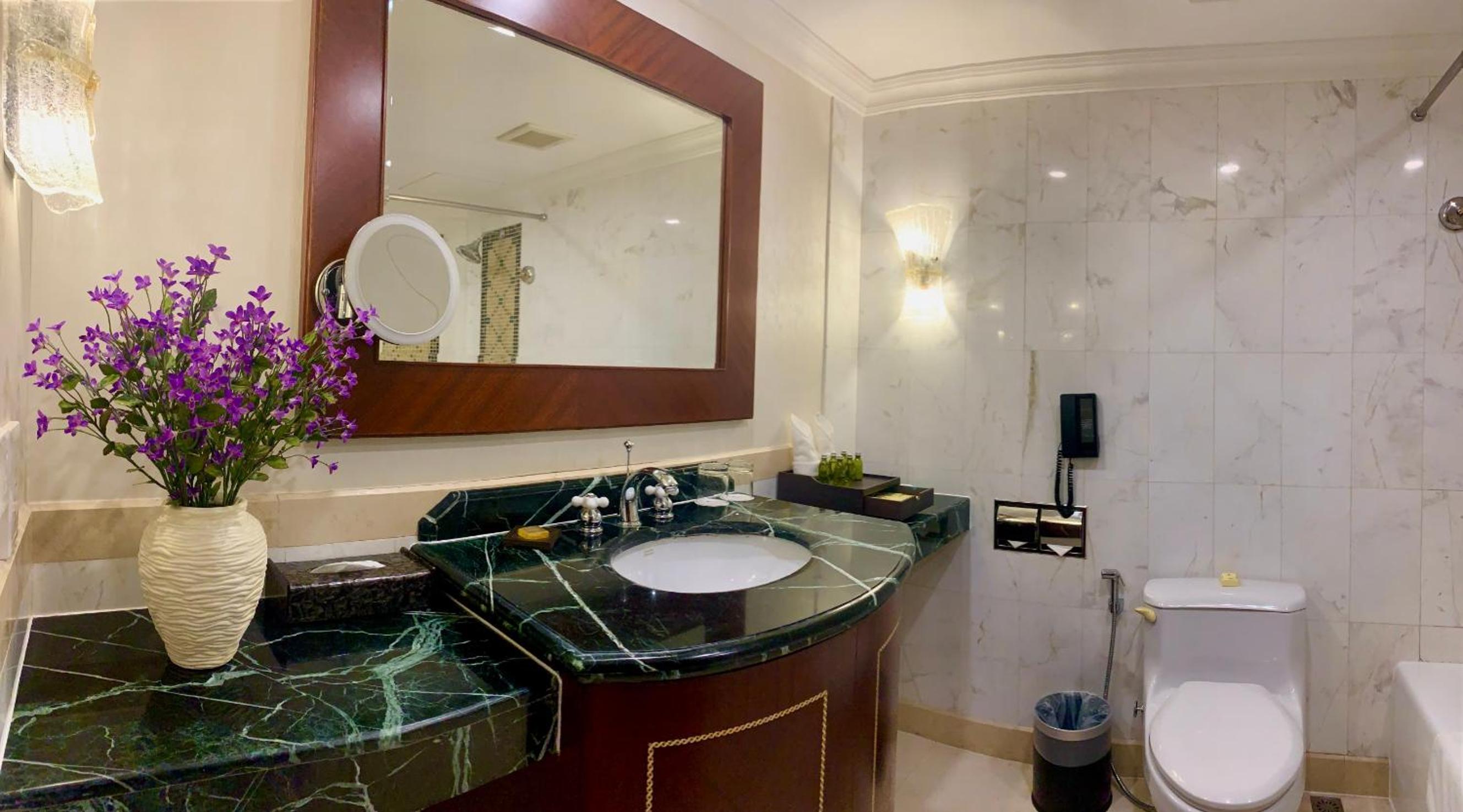 King Suite photo 2