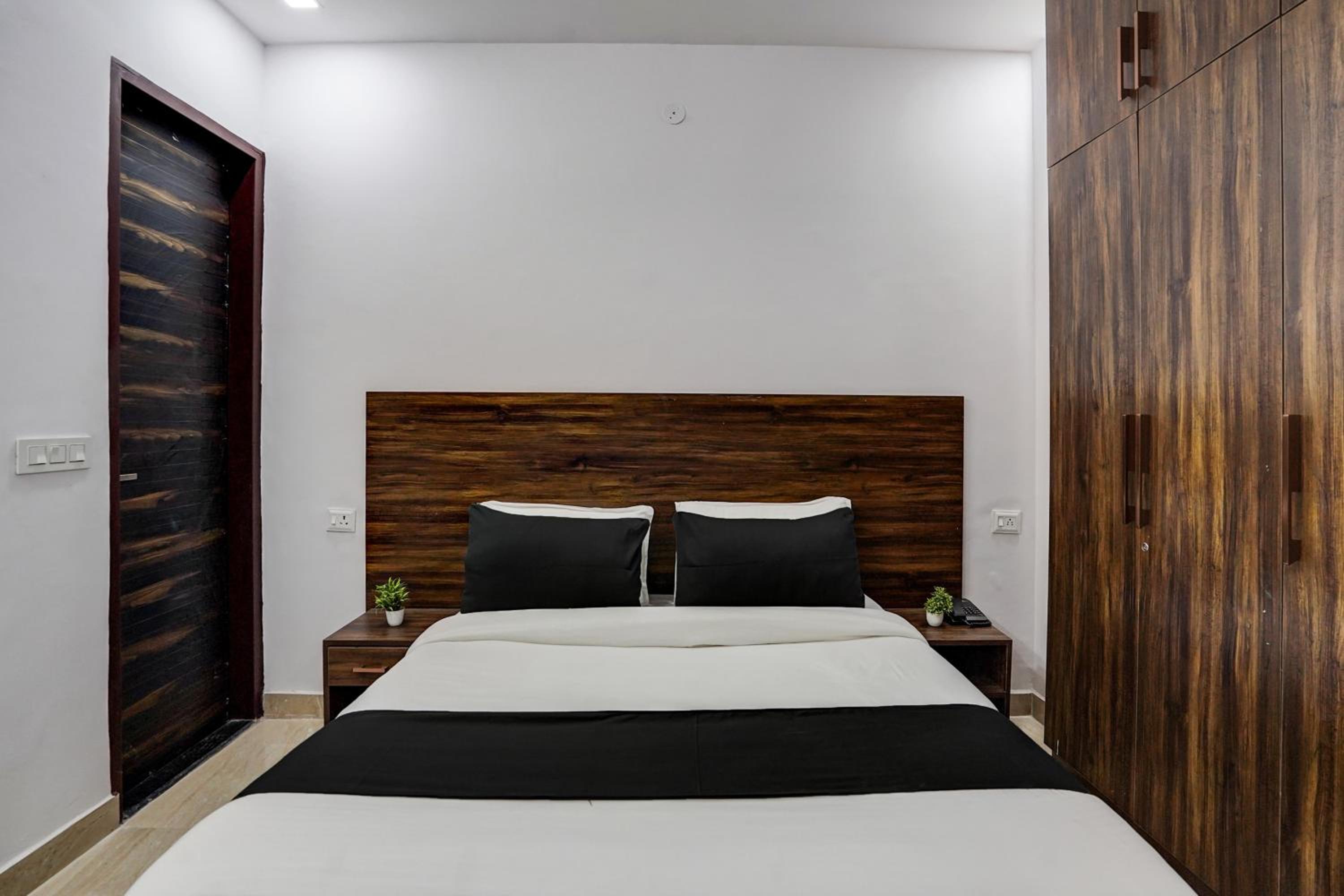 Standard Double Room photo 3