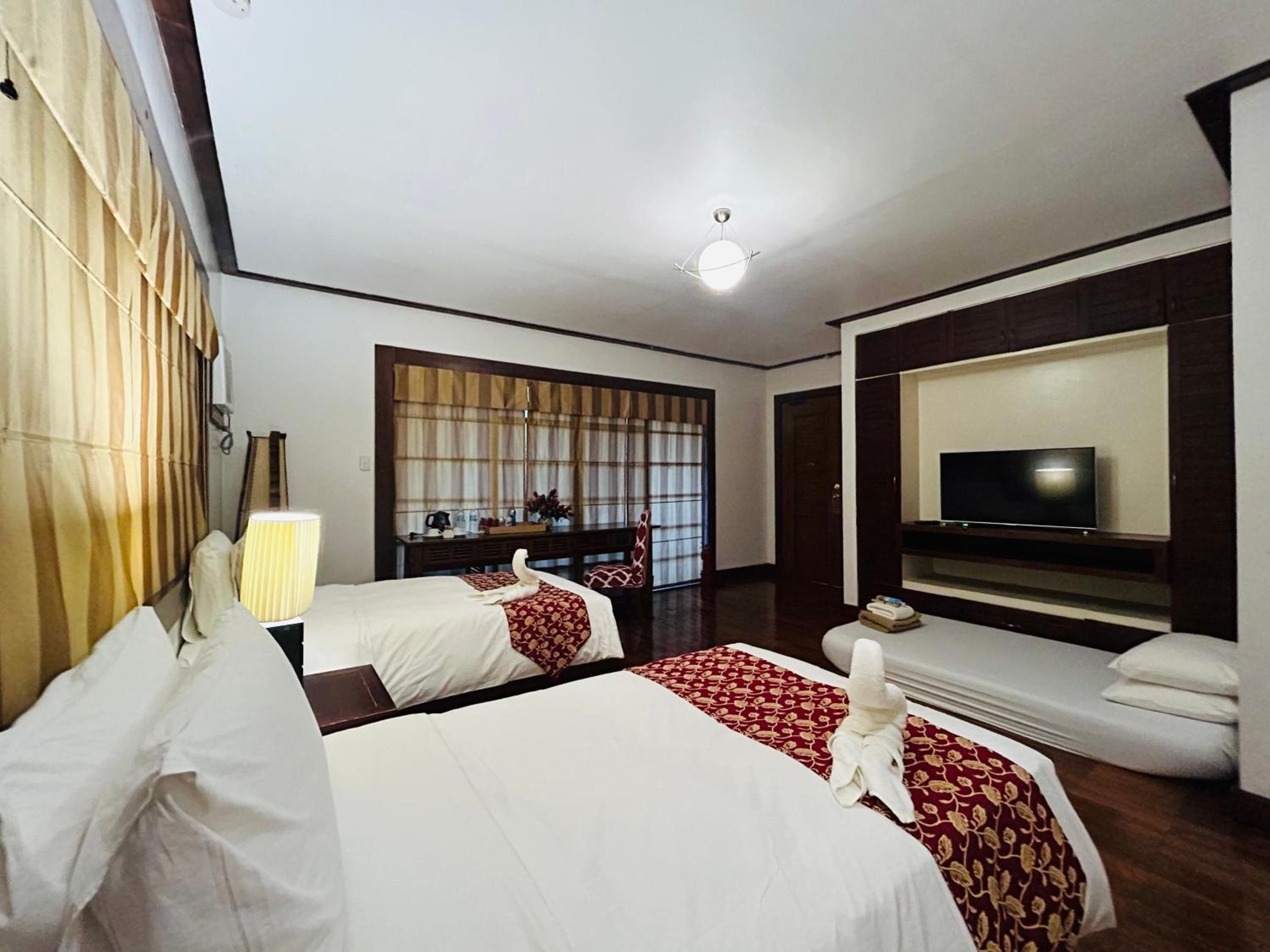 Large Twin Room photo 2