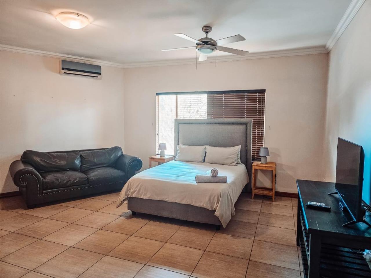 Budget Double Room photo 1