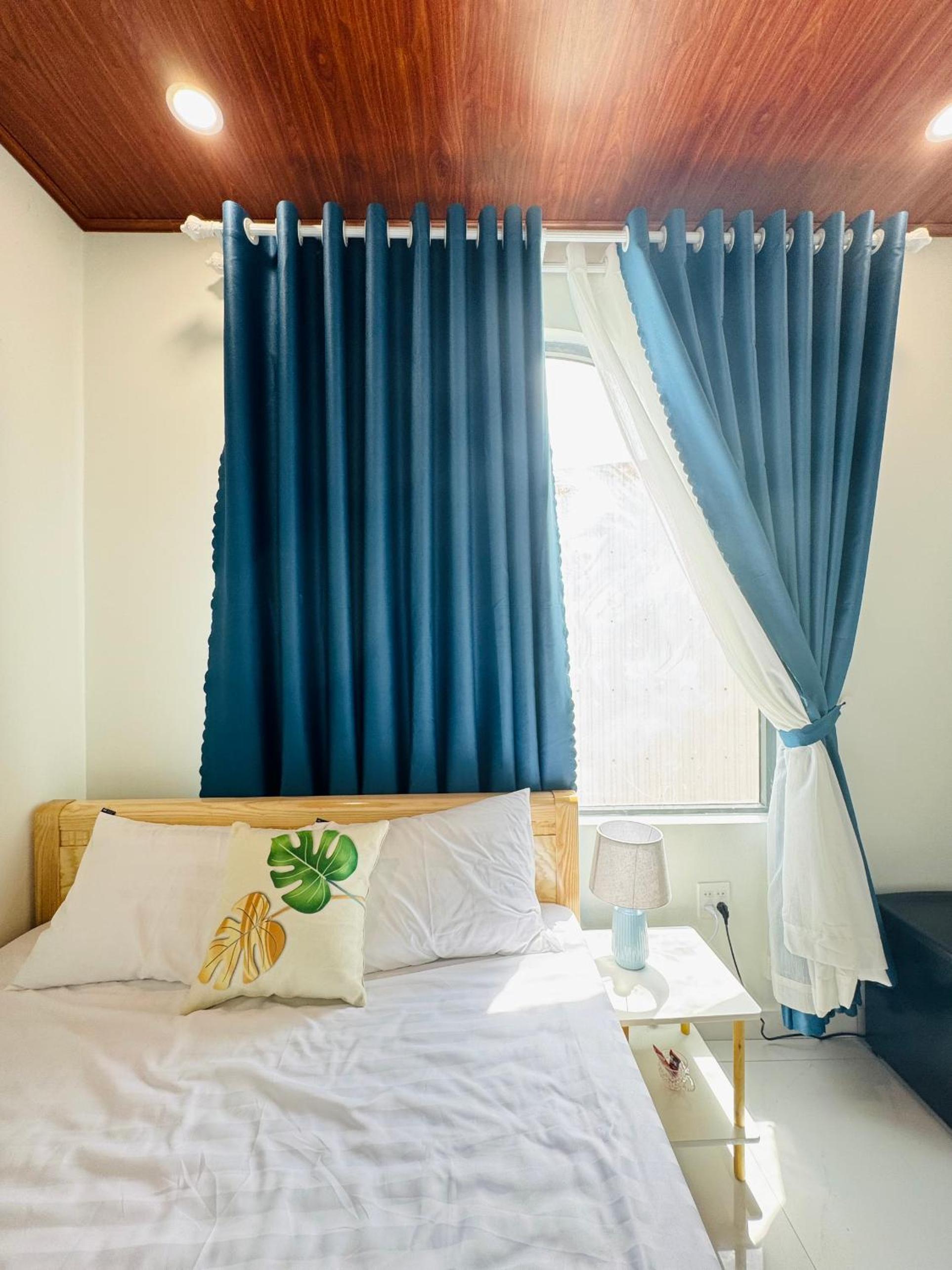 Deluxe Double Room with Side Sea View photo 3